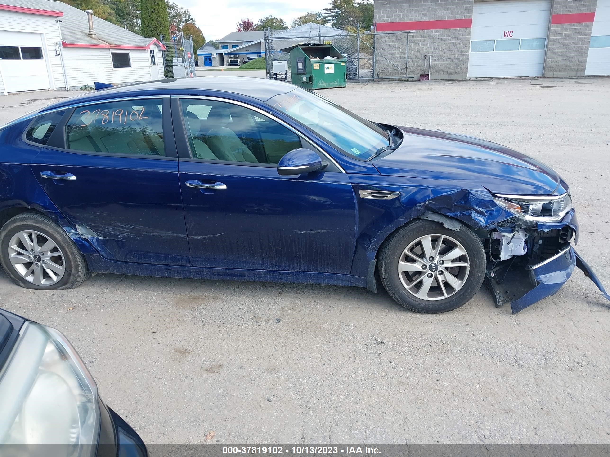 Photo 11 VIN: 5XXGT4L35GG114037 - KIA OPTIMA 