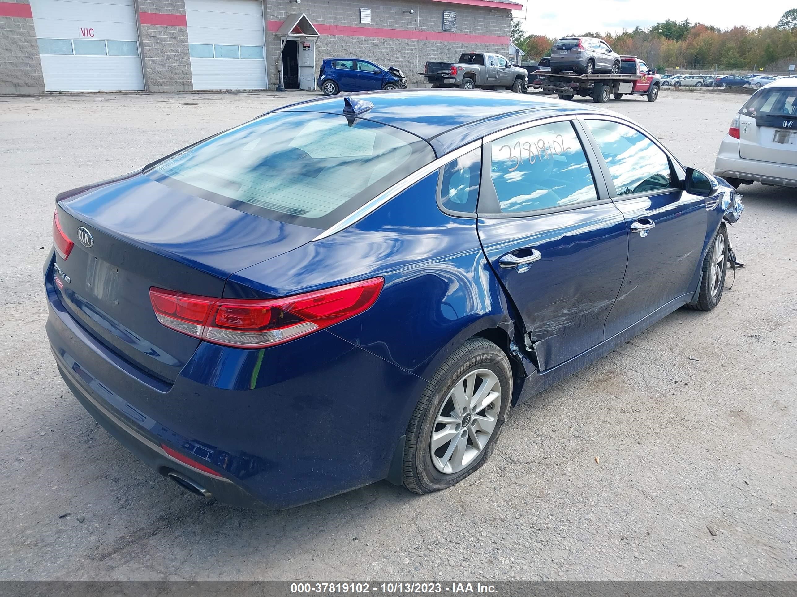 Photo 3 VIN: 5XXGT4L35GG114037 - KIA OPTIMA 