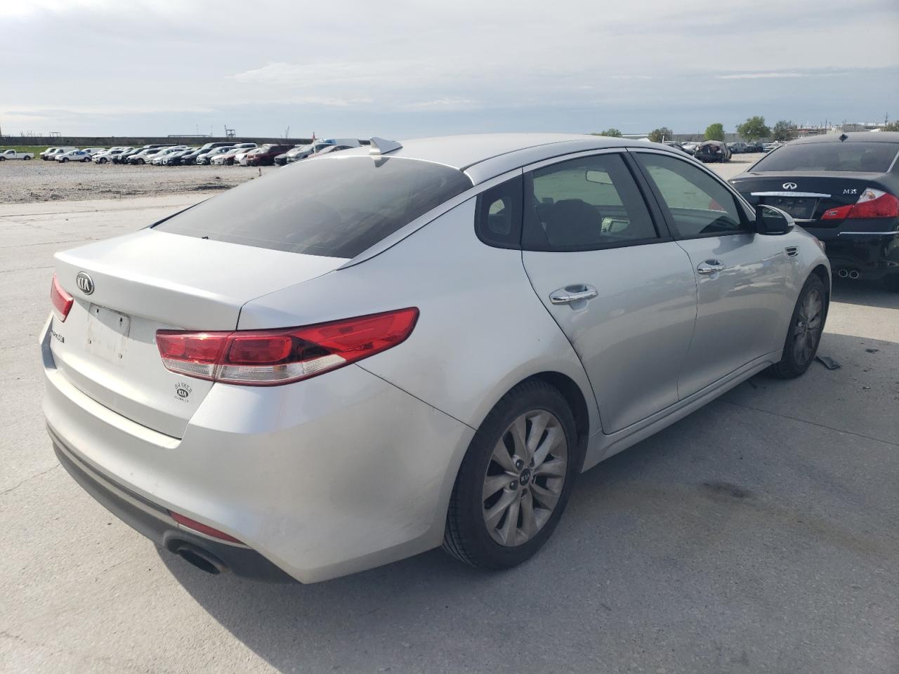 Photo 2 VIN: 5XXGT4L35HG148366 - KIA OPTIMA 