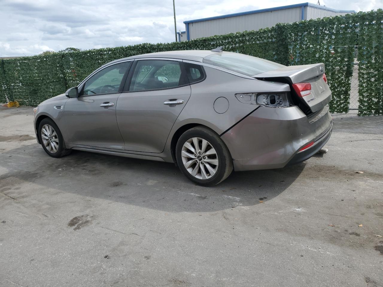 Photo 1 VIN: 5XXGT4L35JG255052 - KIA OPTIMA 