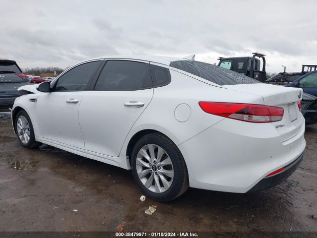 Photo 2 VIN: 5XXGT4L35JG255276 - KIA OPTIMA 