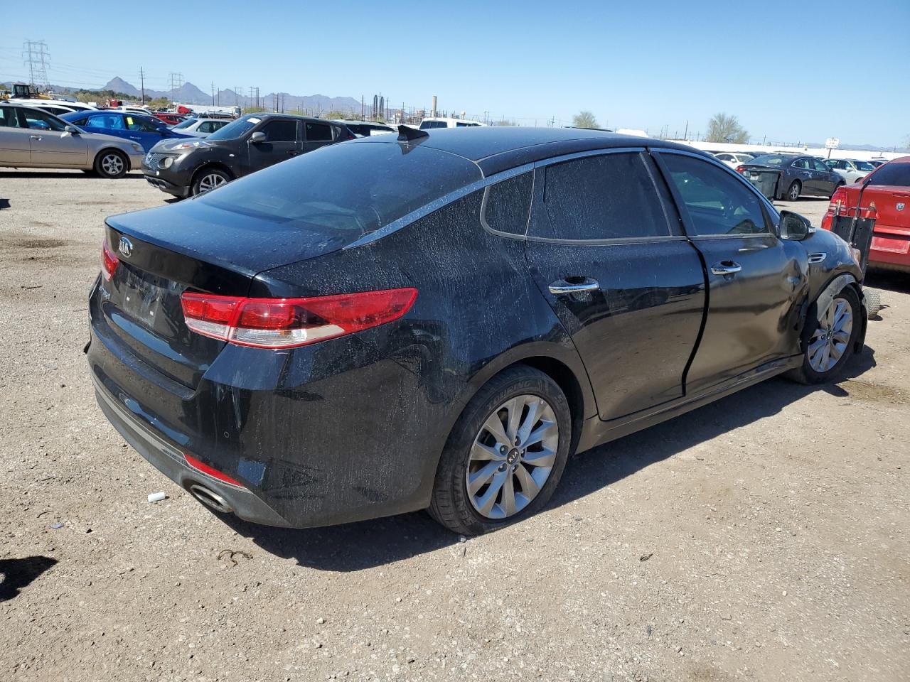 Photo 2 VIN: 5XXGT4L35JG274782 - KIA OPTIMA 