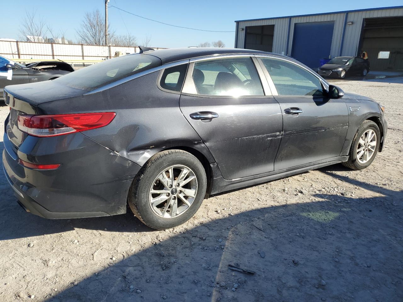 Photo 2 VIN: 5XXGT4L35KG275481 - KIA OPTIMA 