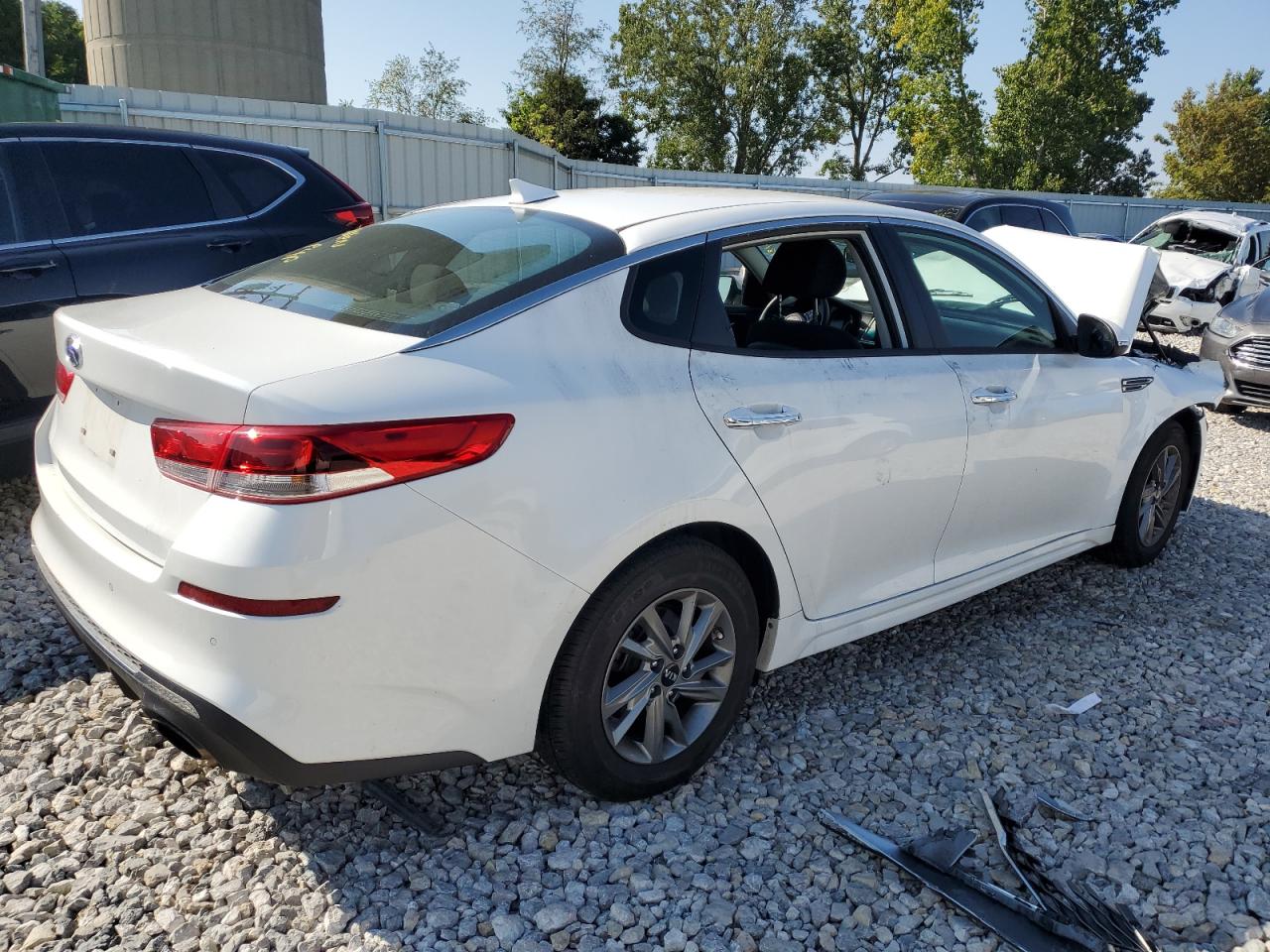 Photo 2 VIN: 5XXGT4L35KG283970 - KIA OPTIMA 