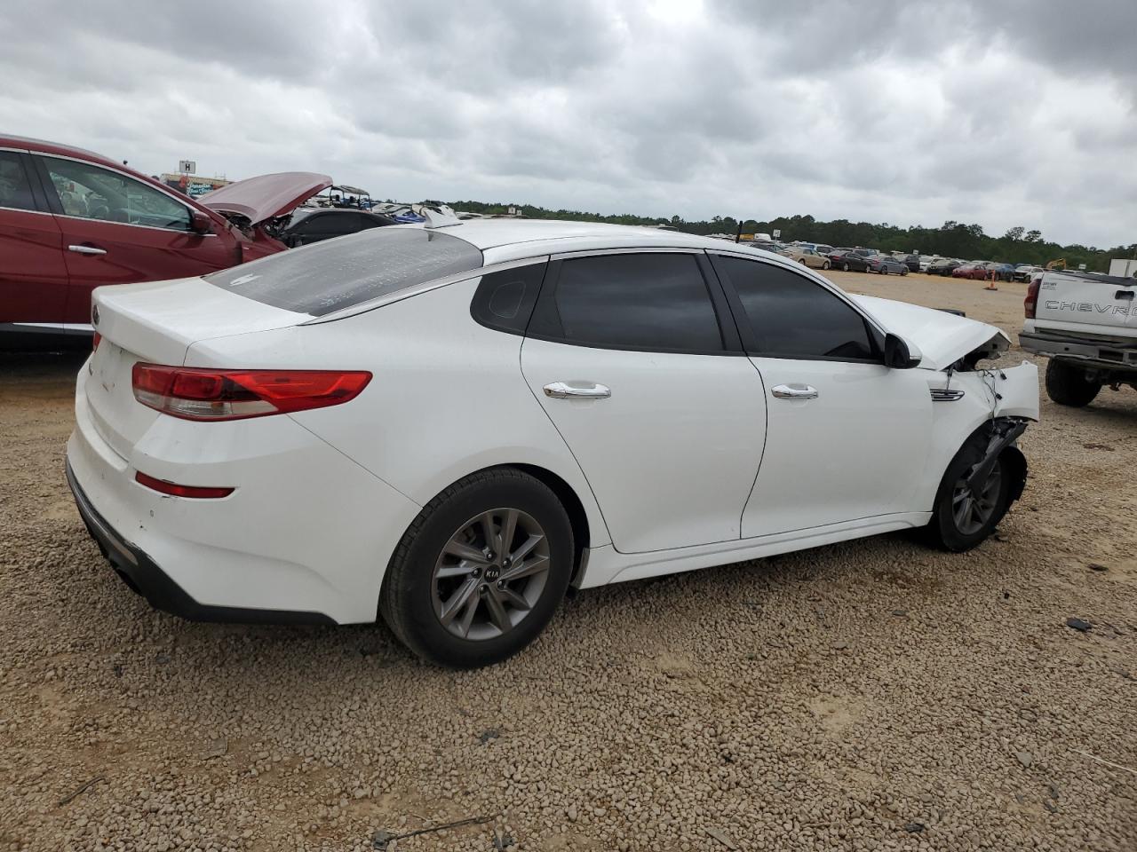 Photo 2 VIN: 5XXGT4L35KG317678 - KIA OPTIMA 