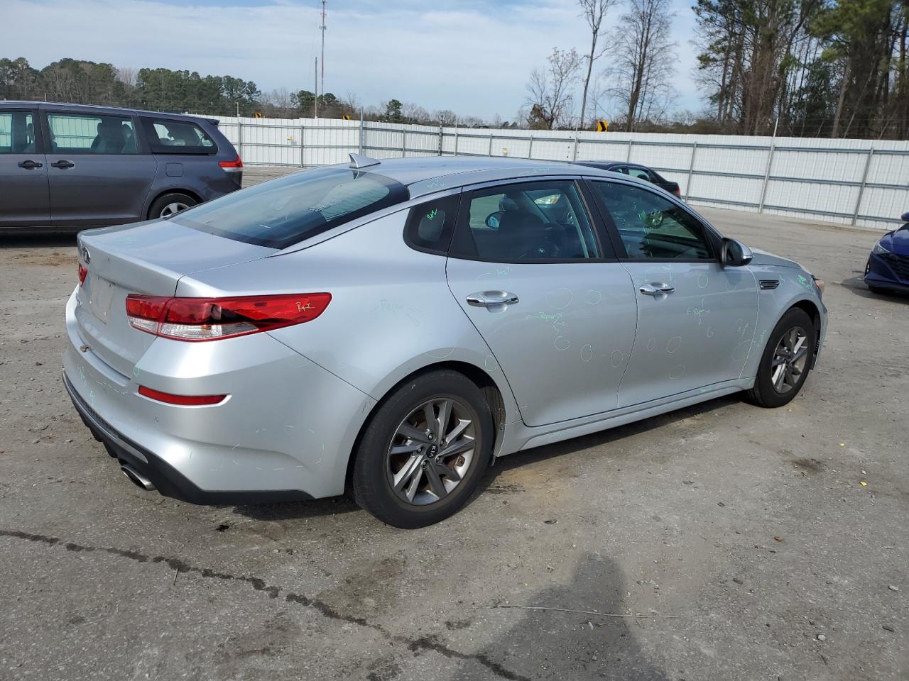 Photo 2 VIN: 5XXGT4L35KG343617 - KIA OPTIMA 