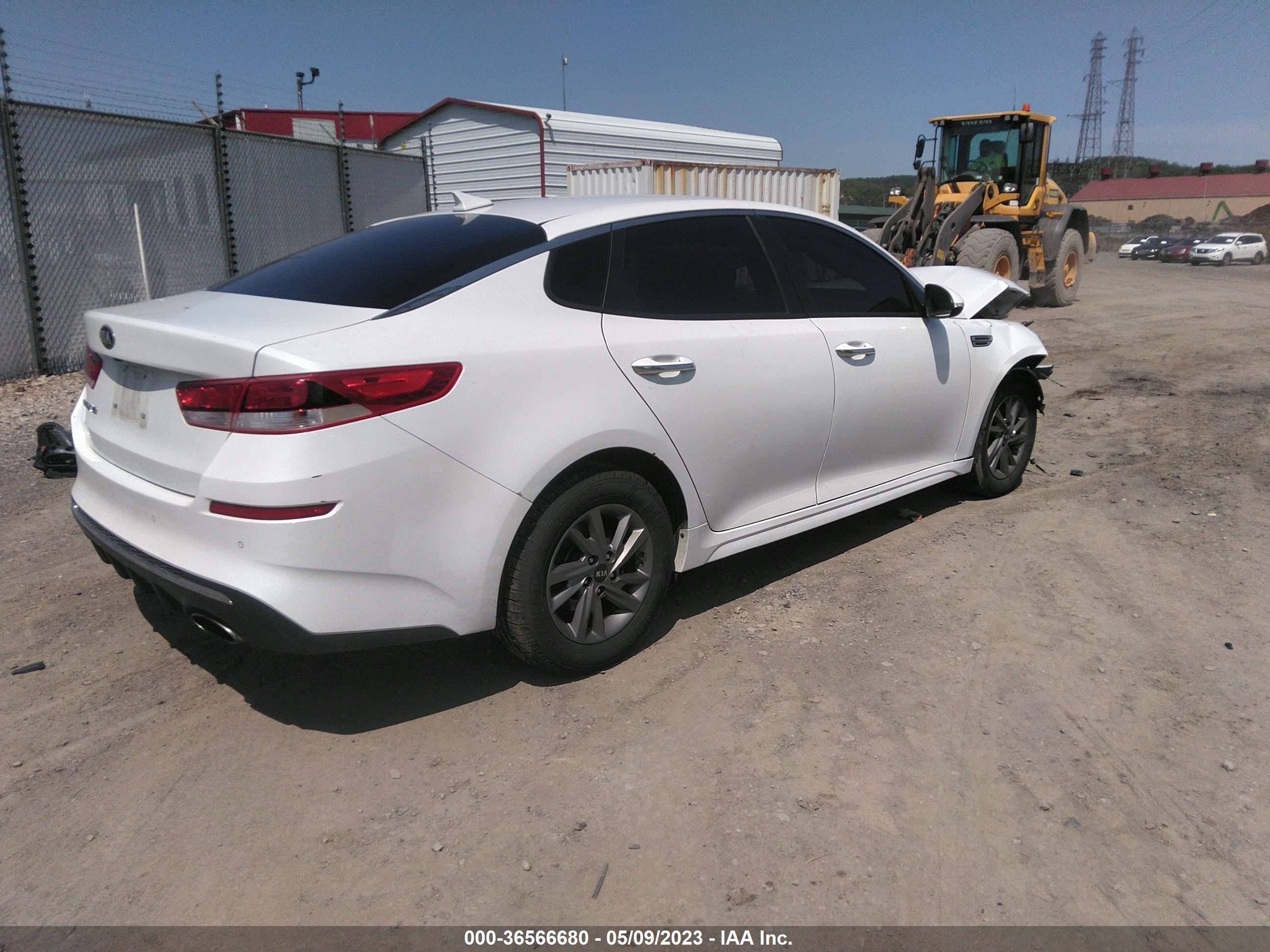 Photo 3 VIN: 5XXGT4L35LG388803 - KIA OPTIMA 