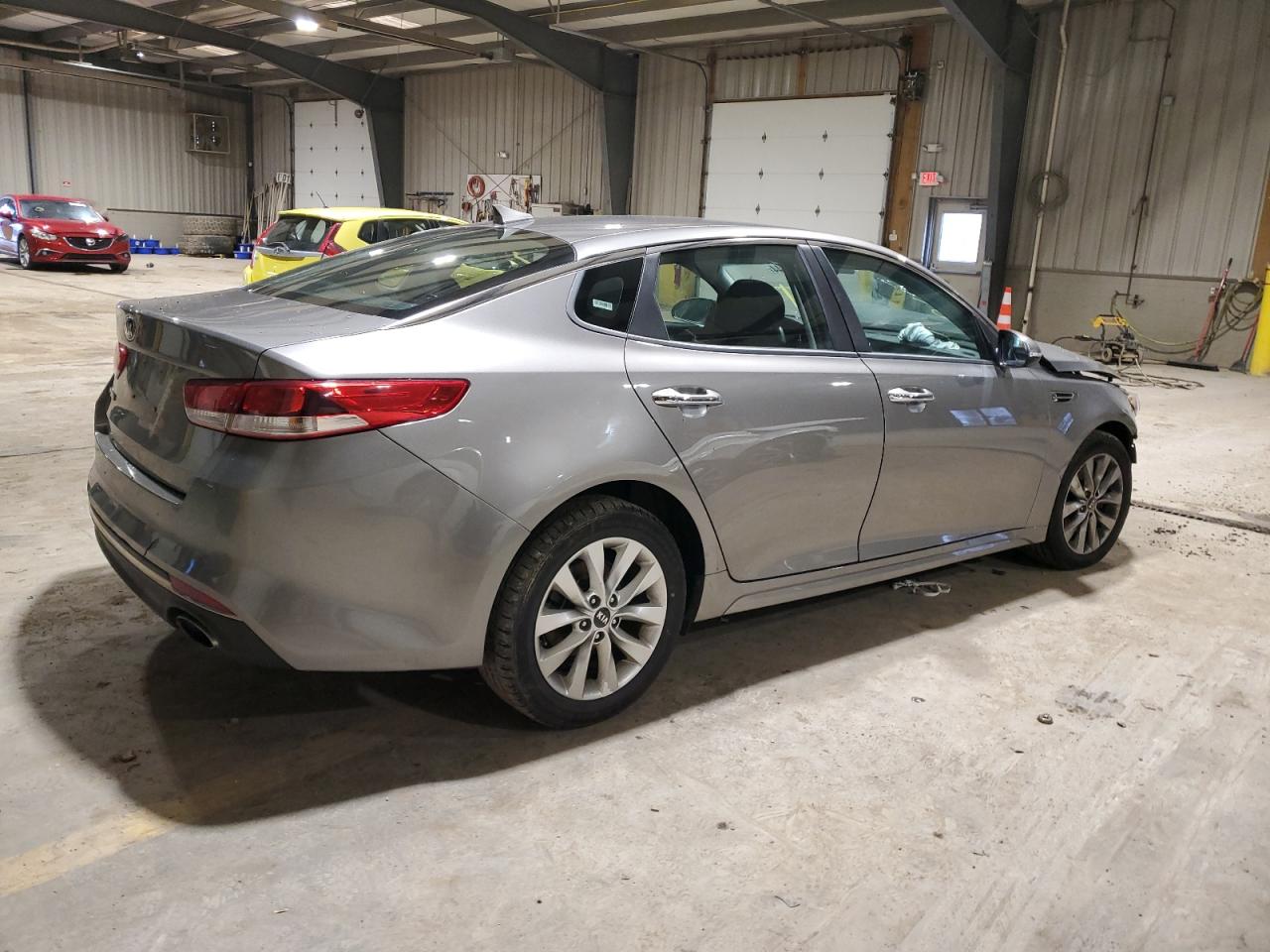 Photo 2 VIN: 5XXGT4L36GG061686 - KIA OPTIMA 