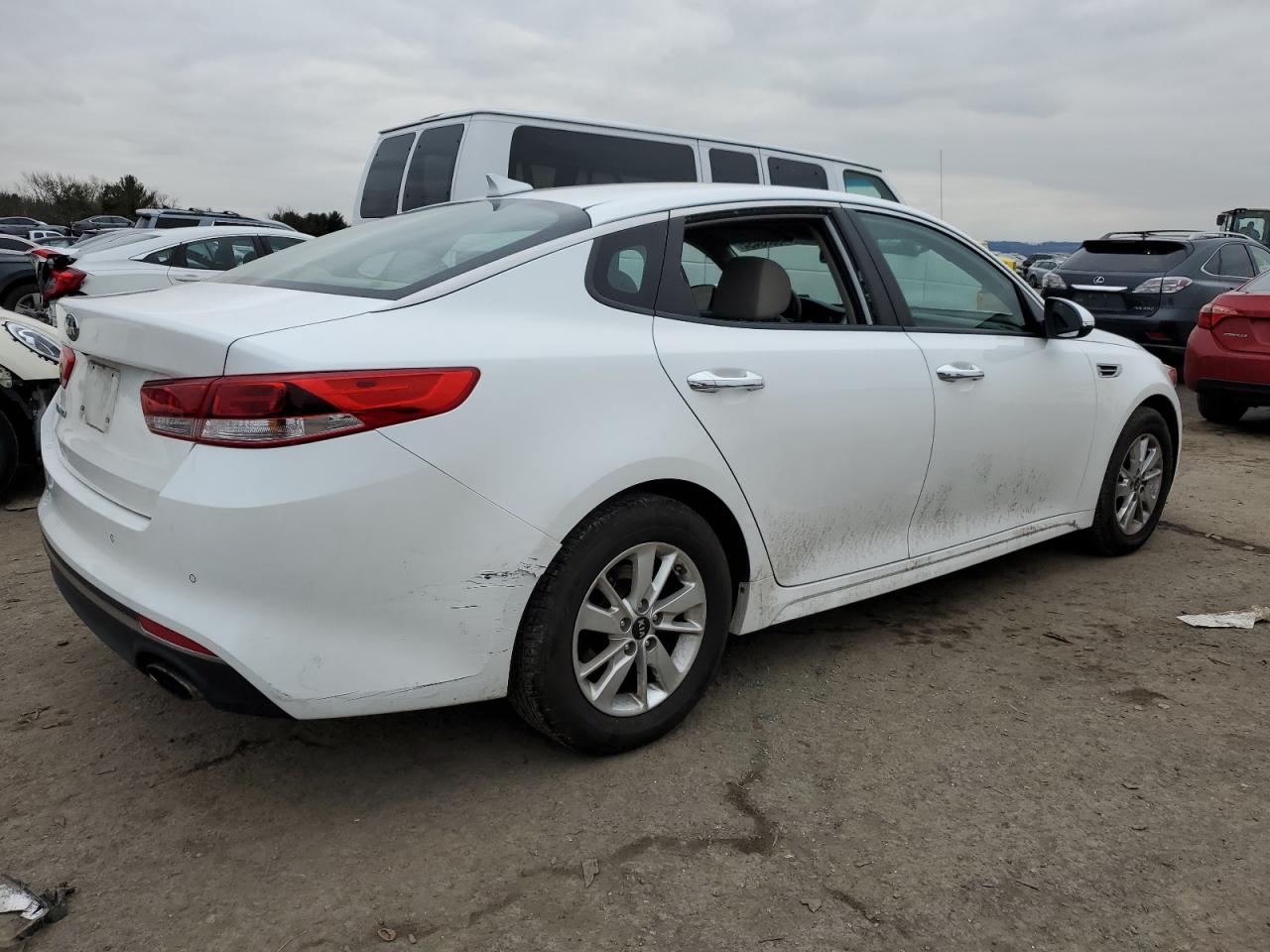 Photo 2 VIN: 5XXGT4L36GG074471 - KIA OPTIMA 