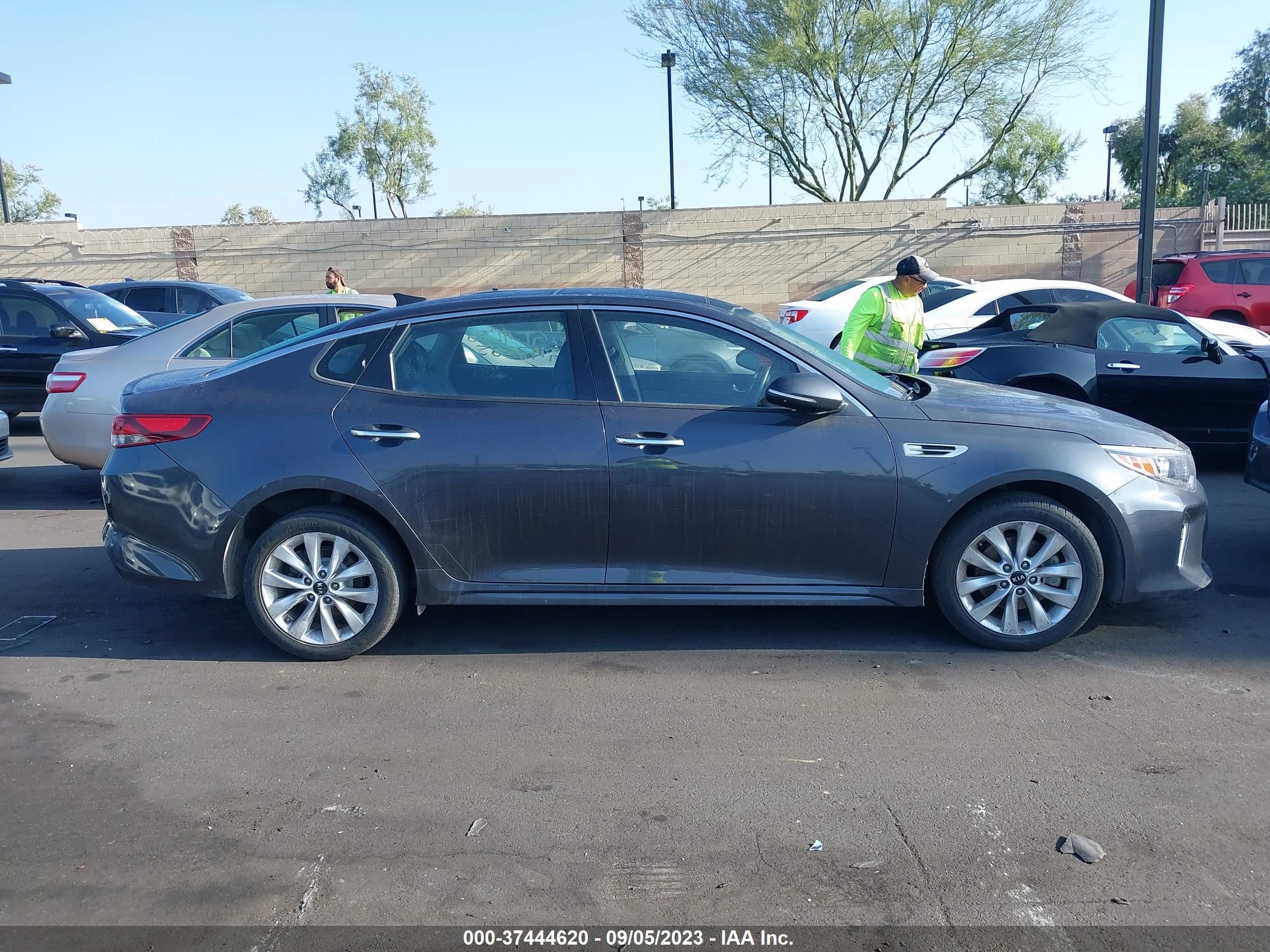 Photo 12 VIN: 5XXGT4L36JG193385 - KIA OPTIMA 