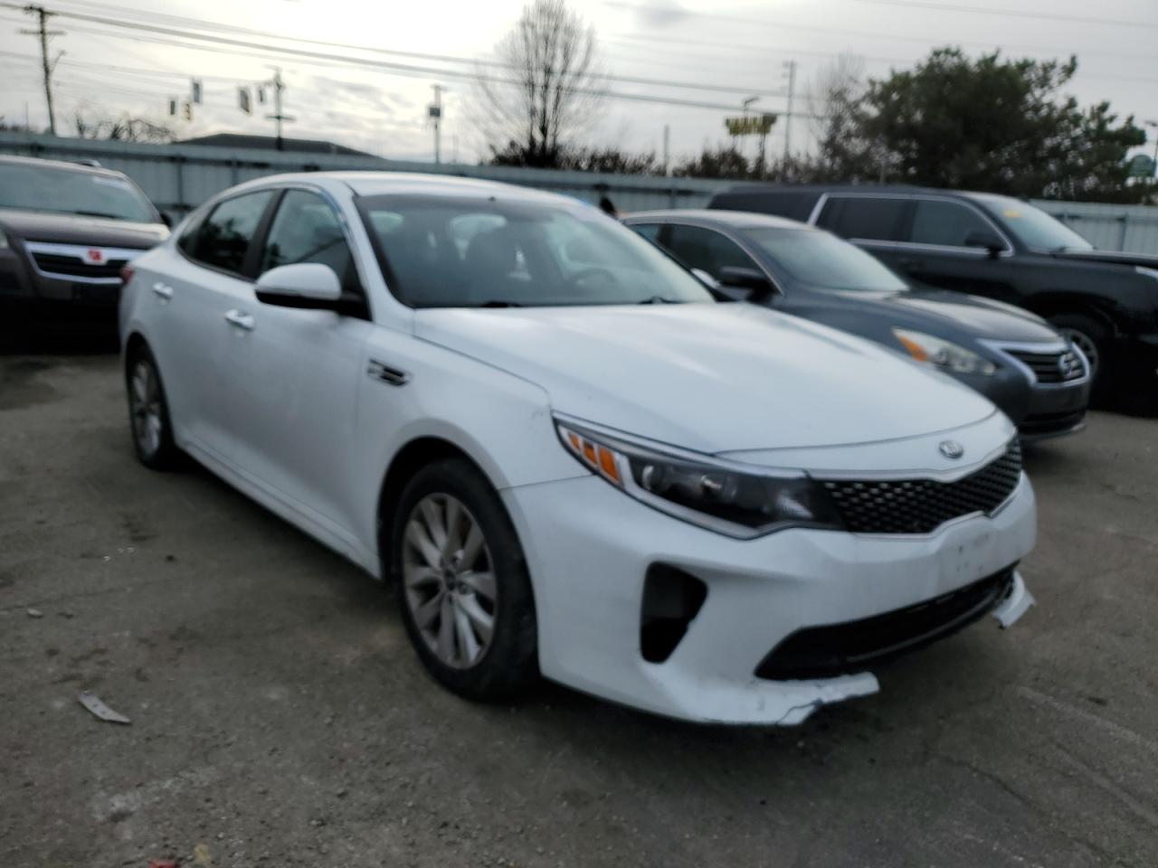 Photo 3 VIN: 5XXGT4L36JG202845 - KIA OPTIMA 