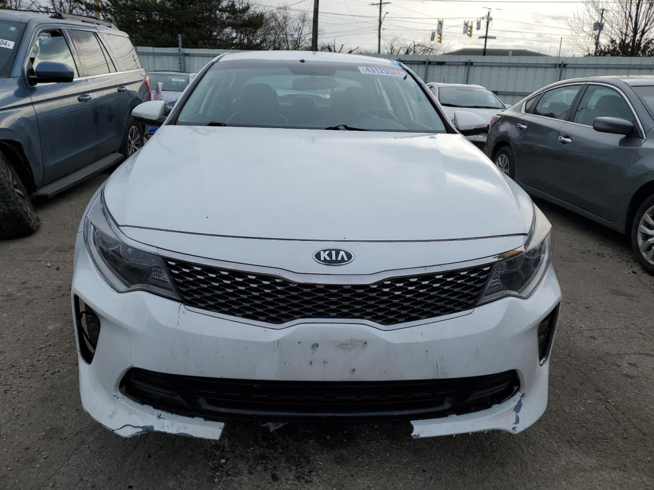 Photo 4 VIN: 5XXGT4L36JG202845 - KIA OPTIMA 