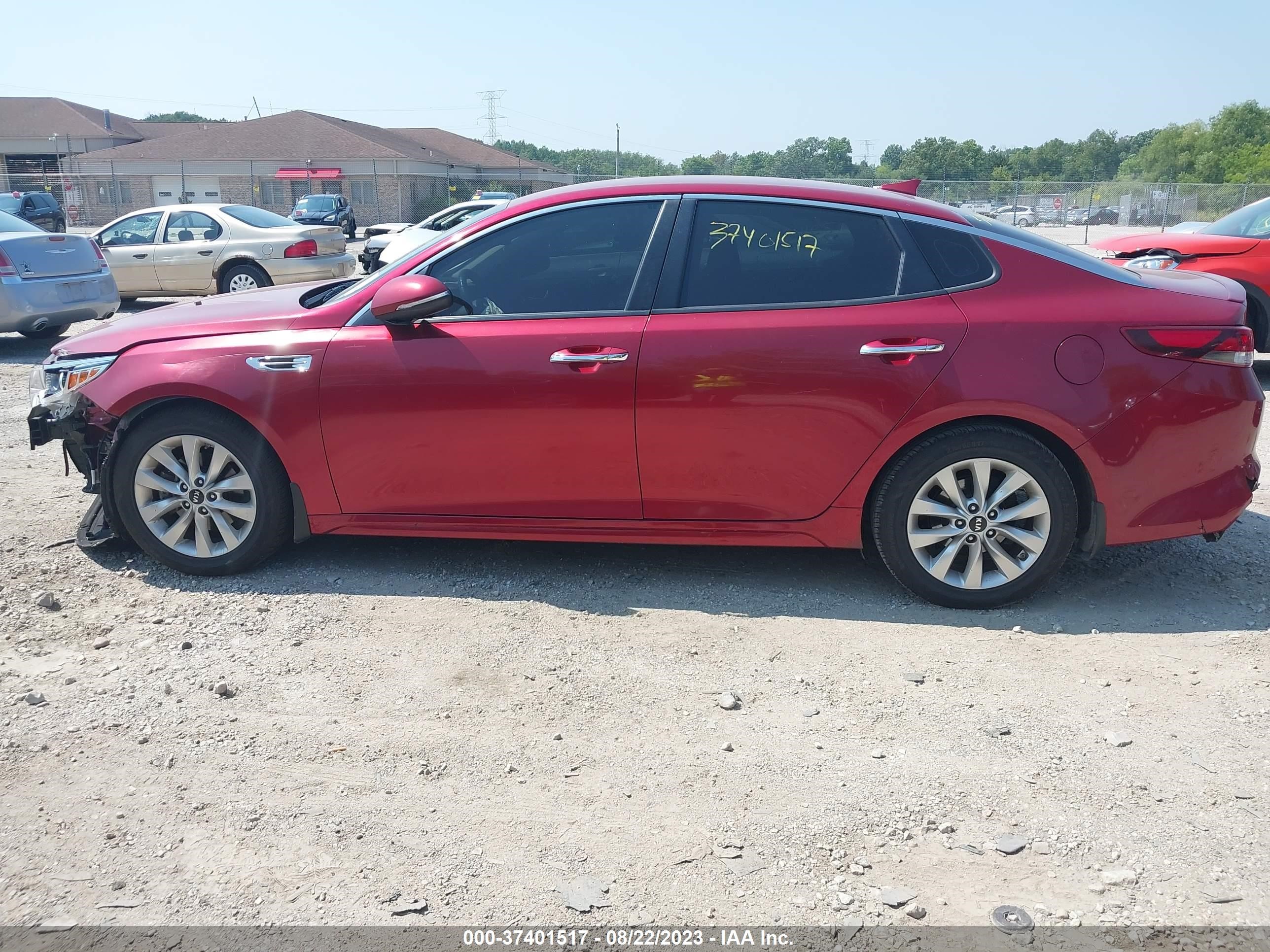 Photo 13 VIN: 5XXGT4L36JG222237 - KIA OPTIMA 