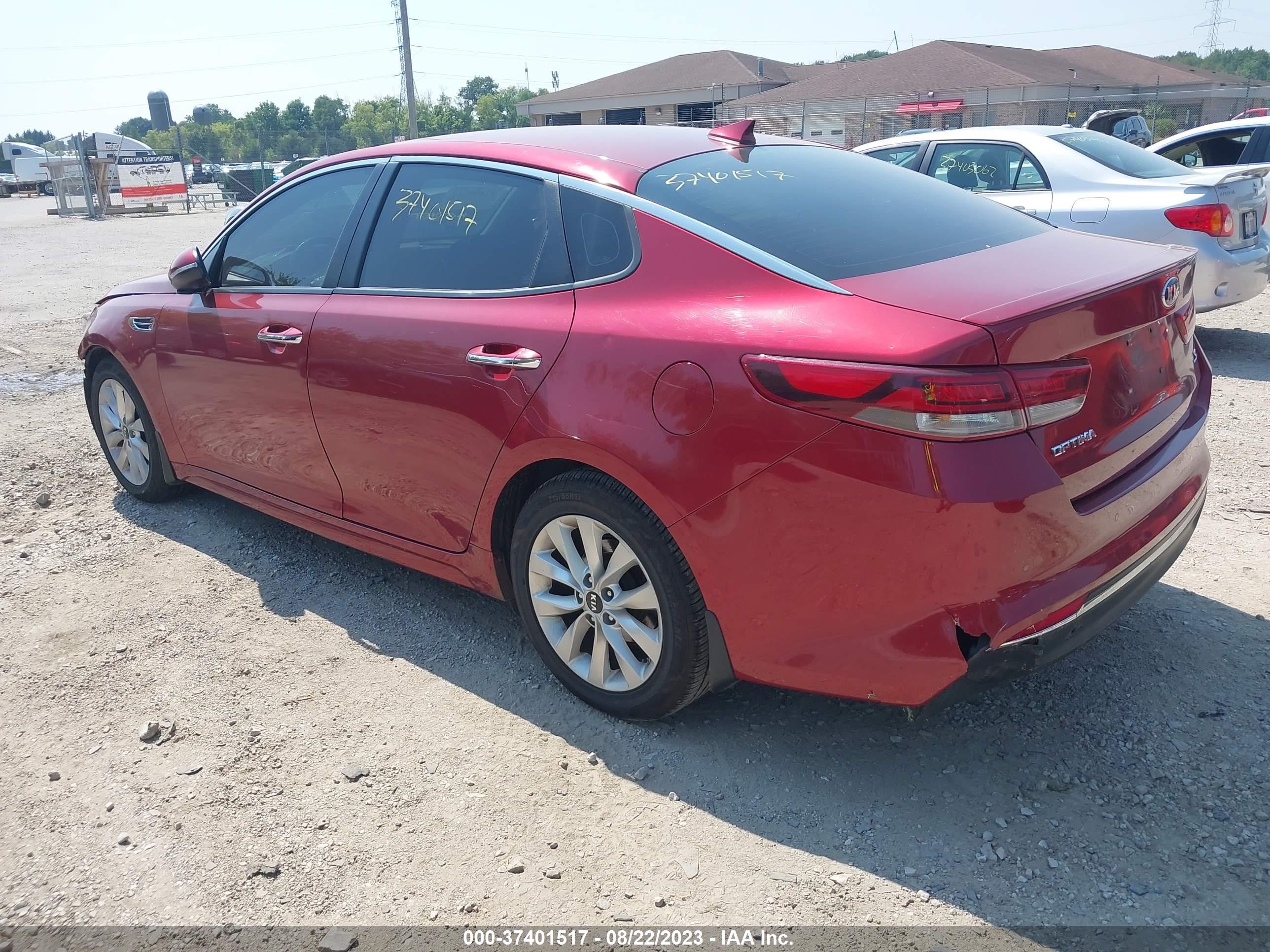 Photo 2 VIN: 5XXGT4L36JG222237 - KIA OPTIMA 