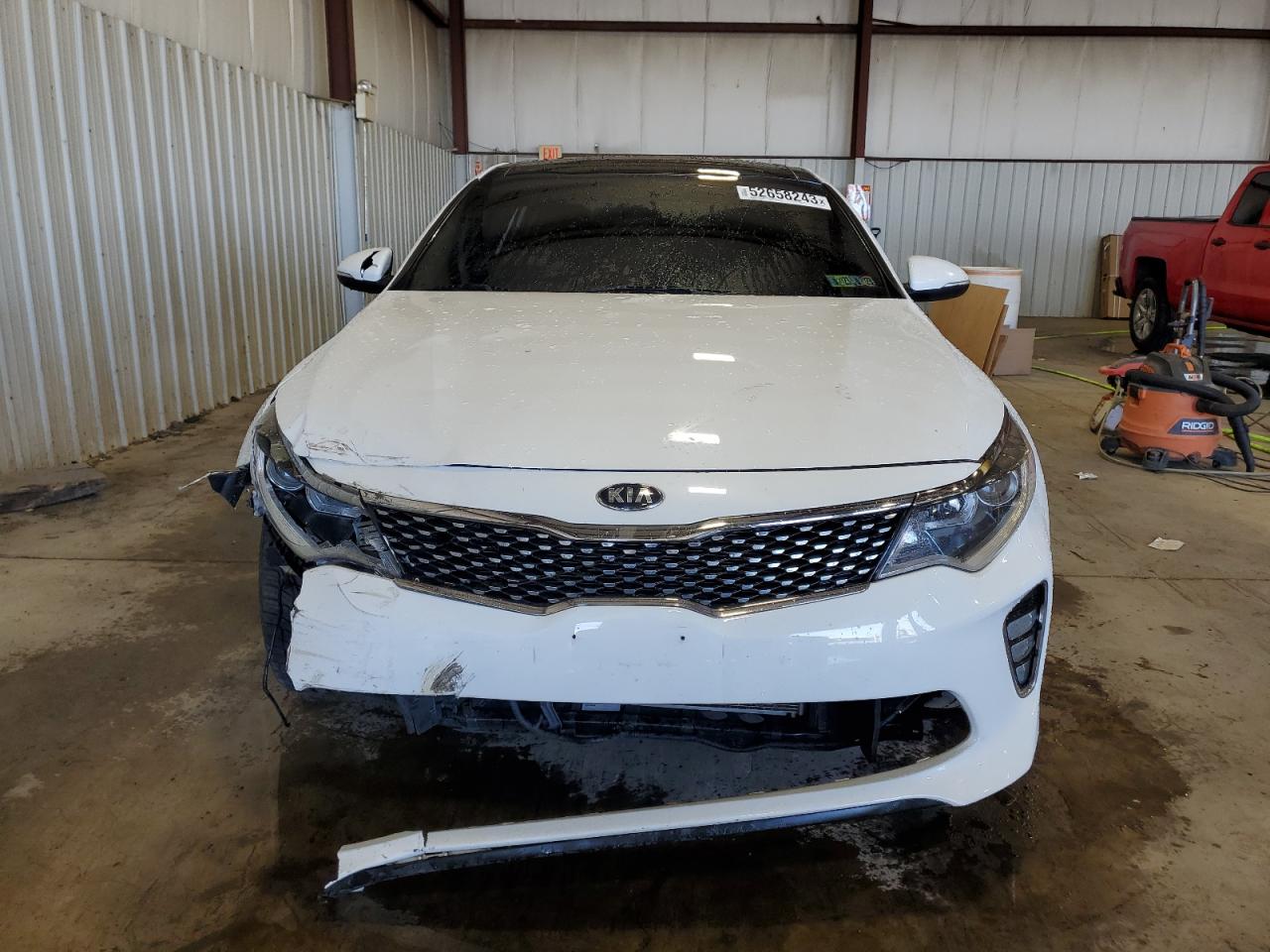 Photo 4 VIN: 5XXGT4L36JG233884 - KIA OPTIMA 