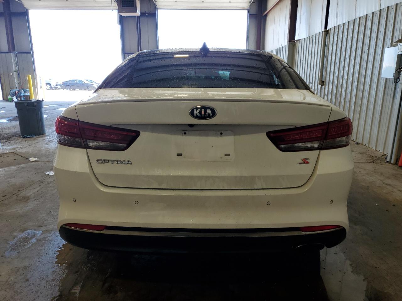 Photo 5 VIN: 5XXGT4L36JG233884 - KIA OPTIMA 