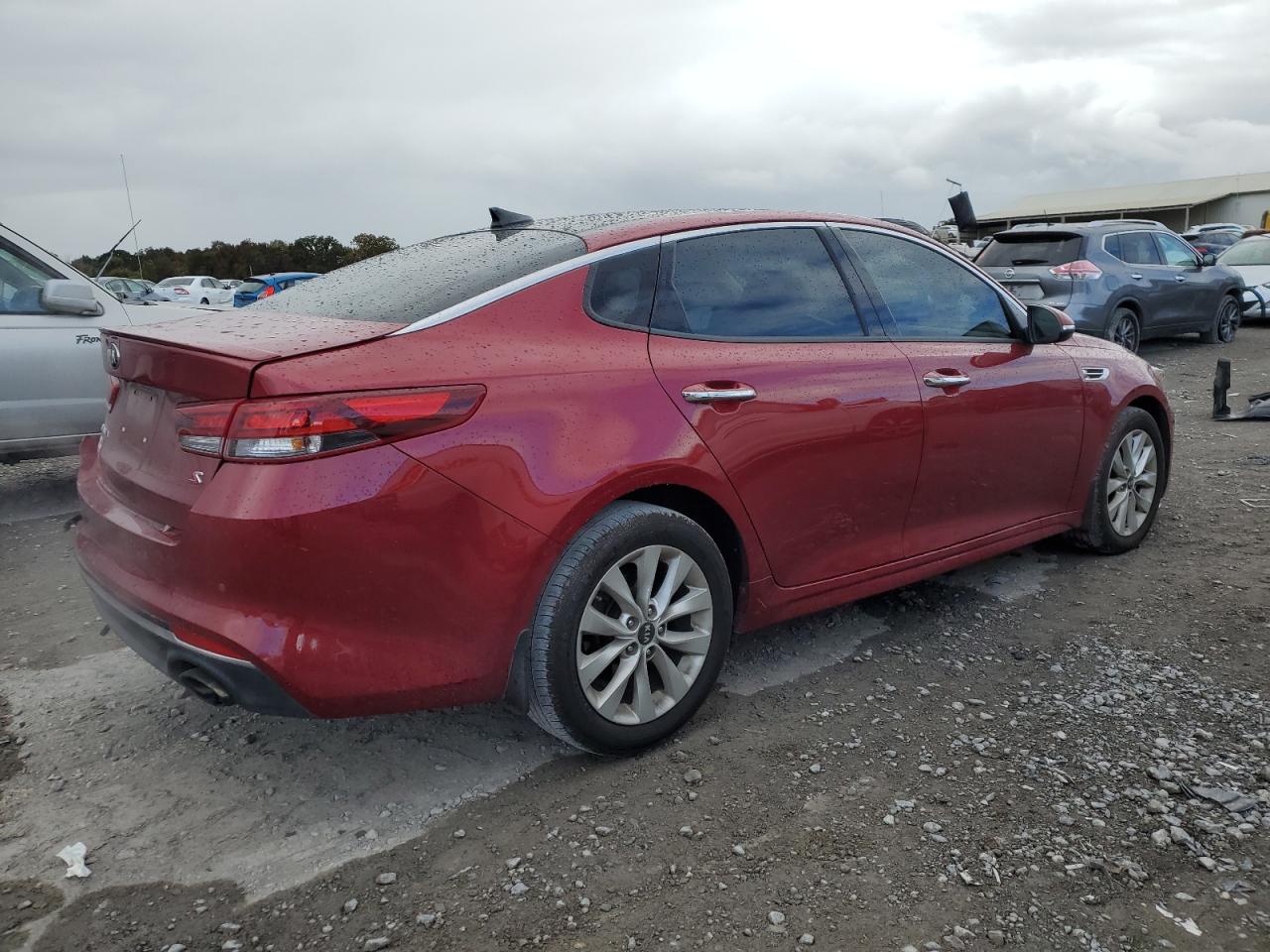 Photo 2 VIN: 5XXGT4L36JG238938 - KIA OPTIMA 