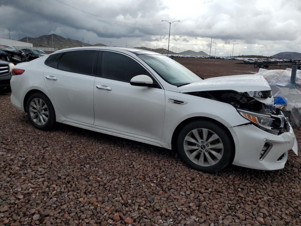 Photo 3 VIN: 5XXGT4L36JG246022 - KIA OPTIMA 