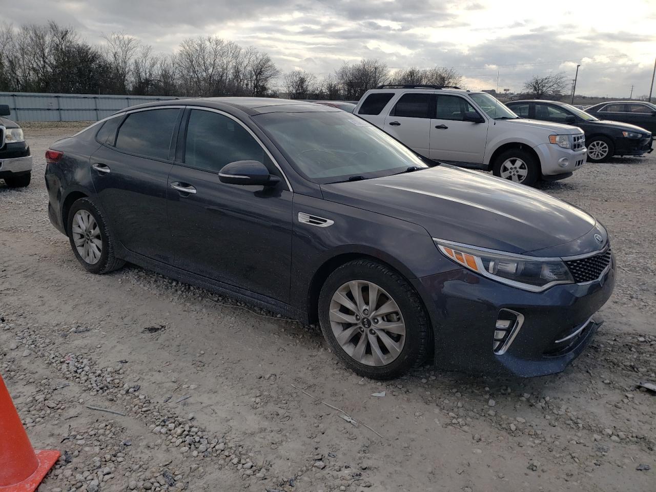 Photo 3 VIN: 5XXGT4L36JG247851 - KIA OPTIMA 