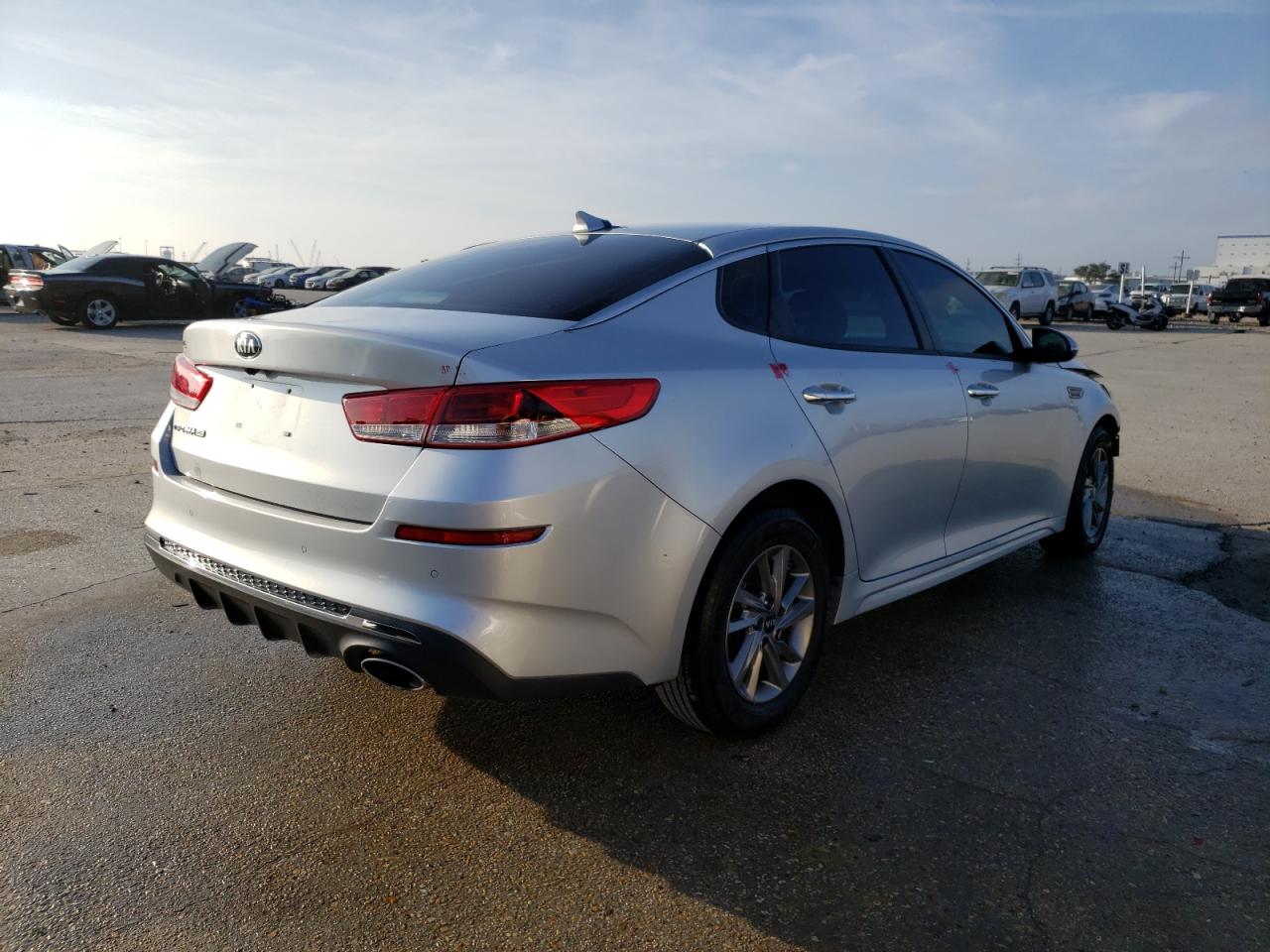 Photo 3 VIN: 5XXGT4L36KG302445 - KIA OPTIMA 