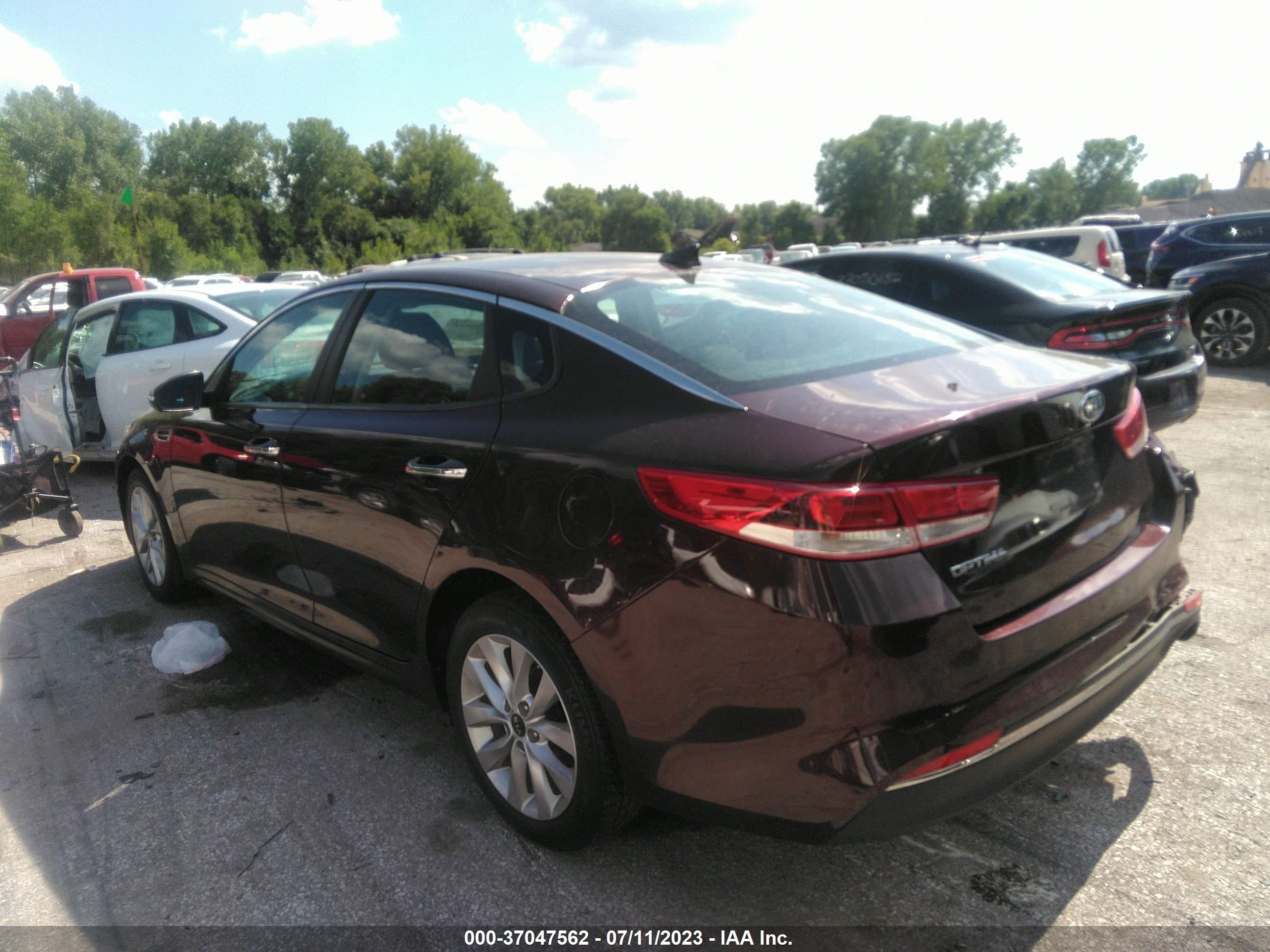 Photo 2 VIN: 5XXGT4L37GG074222 - KIA OPTIMA 