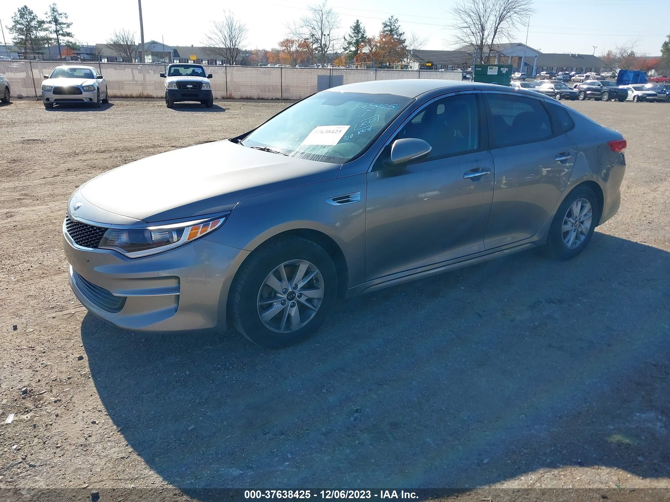 Photo 2 VIN: 5XXGT4L37GG116582 - KIA OPTIMA 