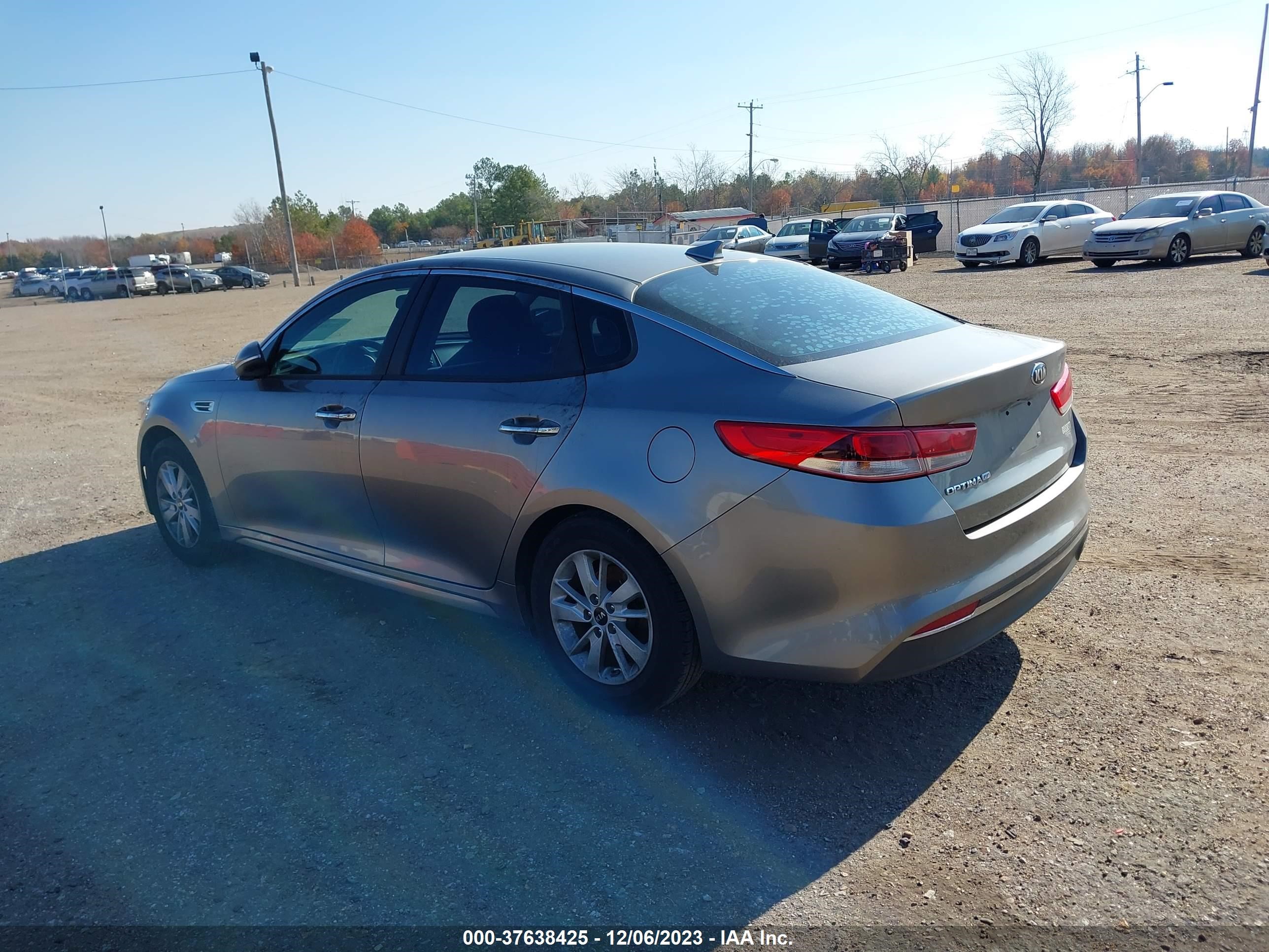 Photo 3 VIN: 5XXGT4L37GG116582 - KIA OPTIMA 