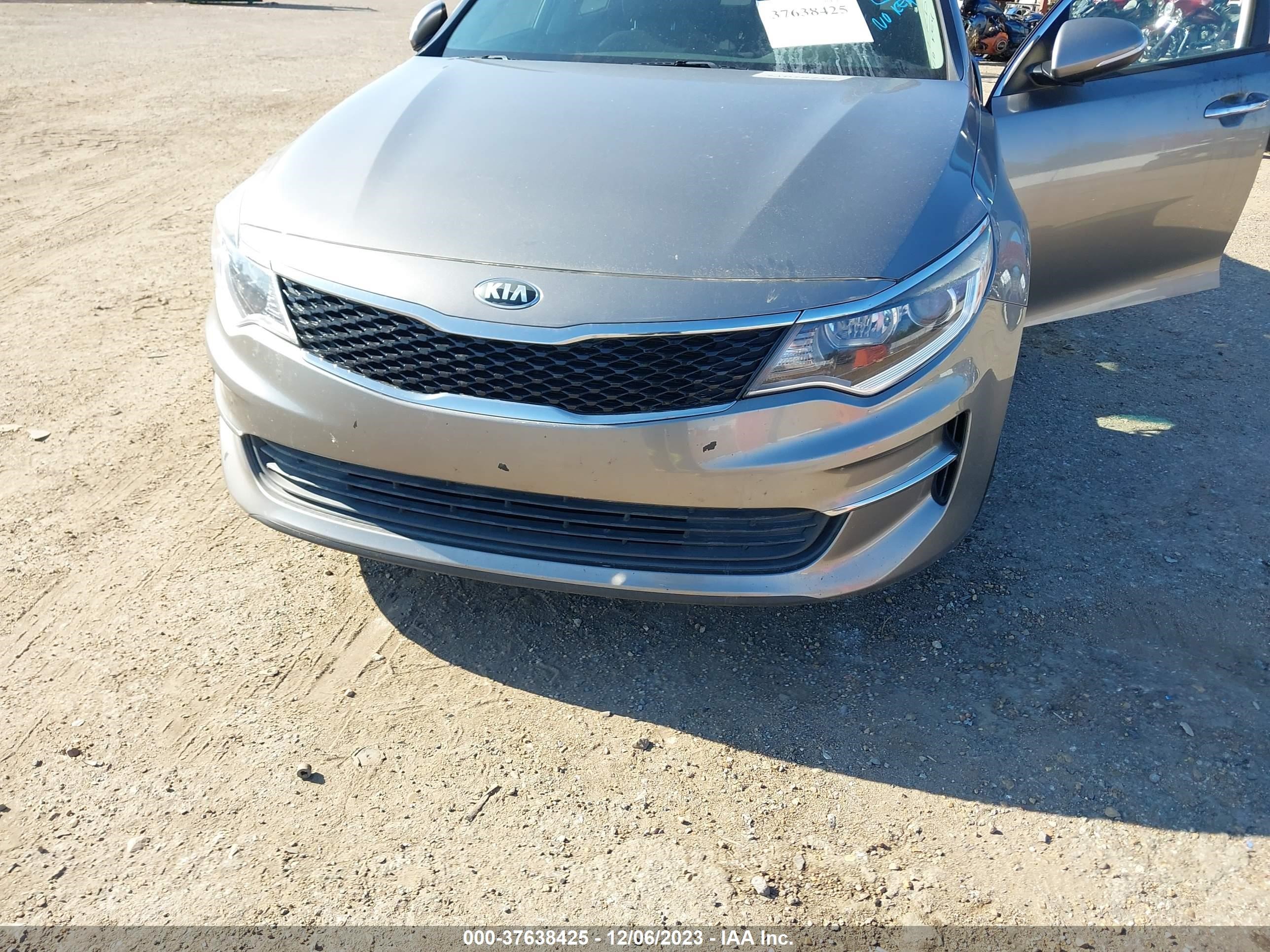 Photo 6 VIN: 5XXGT4L37GG116582 - KIA OPTIMA 