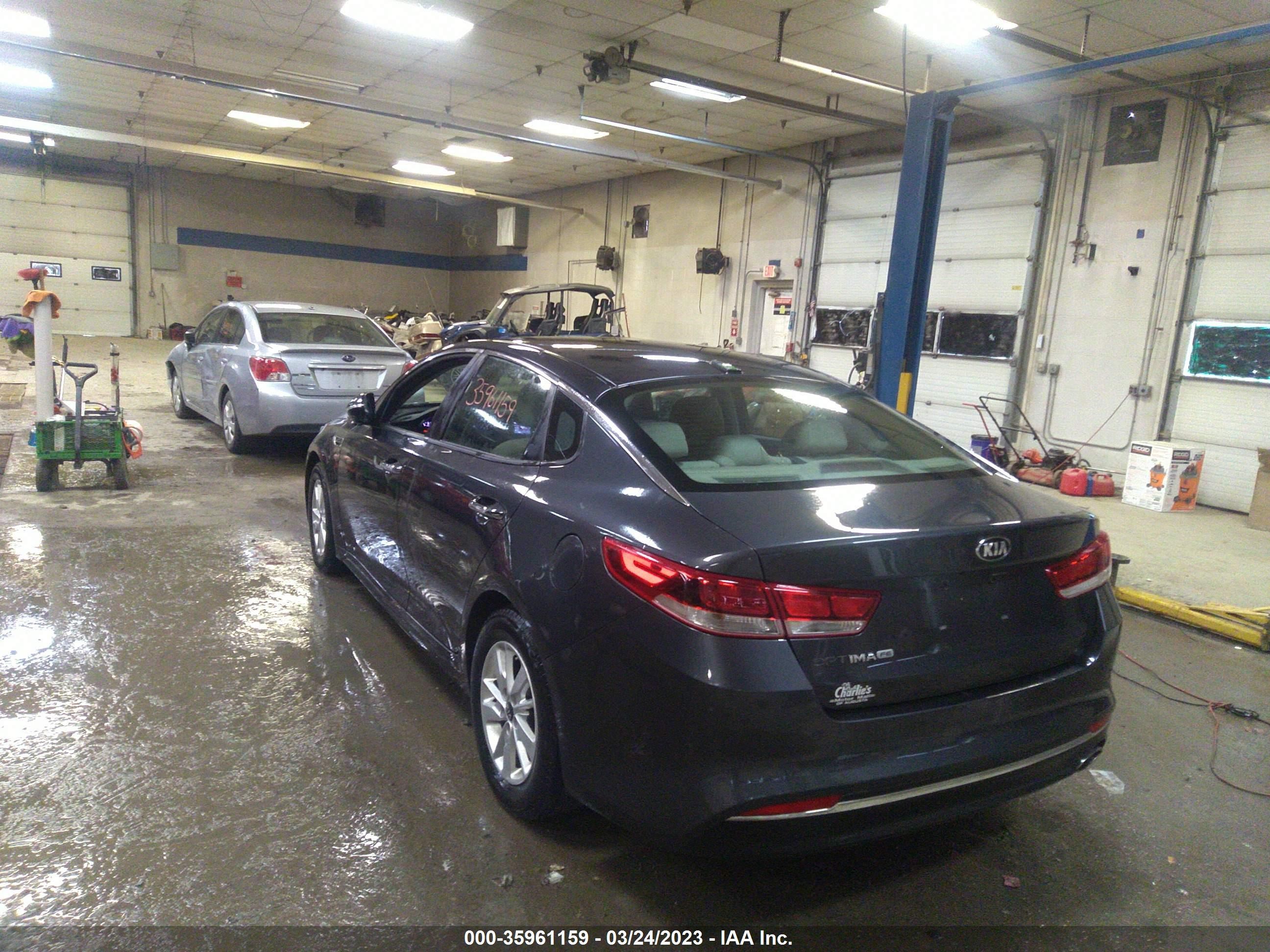 Photo 2 VIN: 5XXGT4L37HG153715 - KIA OPTIMA 