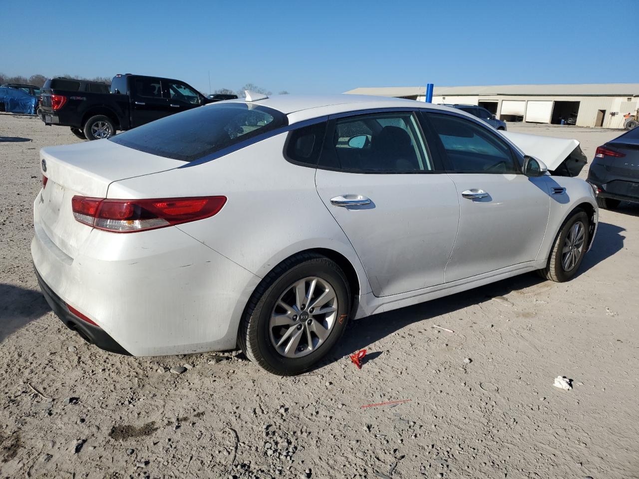 Photo 2 VIN: 5XXGT4L37HG158168 - KIA OPTIMA 