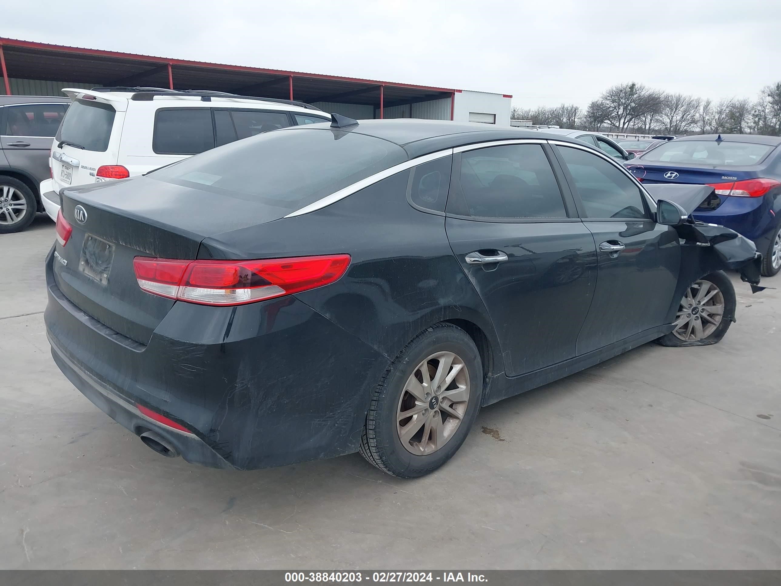 Photo 3 VIN: 5XXGT4L37HG163208 - KIA OPTIMA 