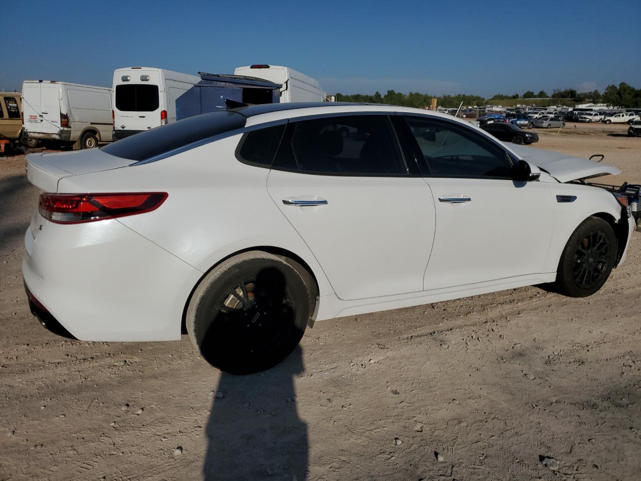 Photo 2 VIN: 5XXGT4L37JG190964 - KIA OPTIMA 