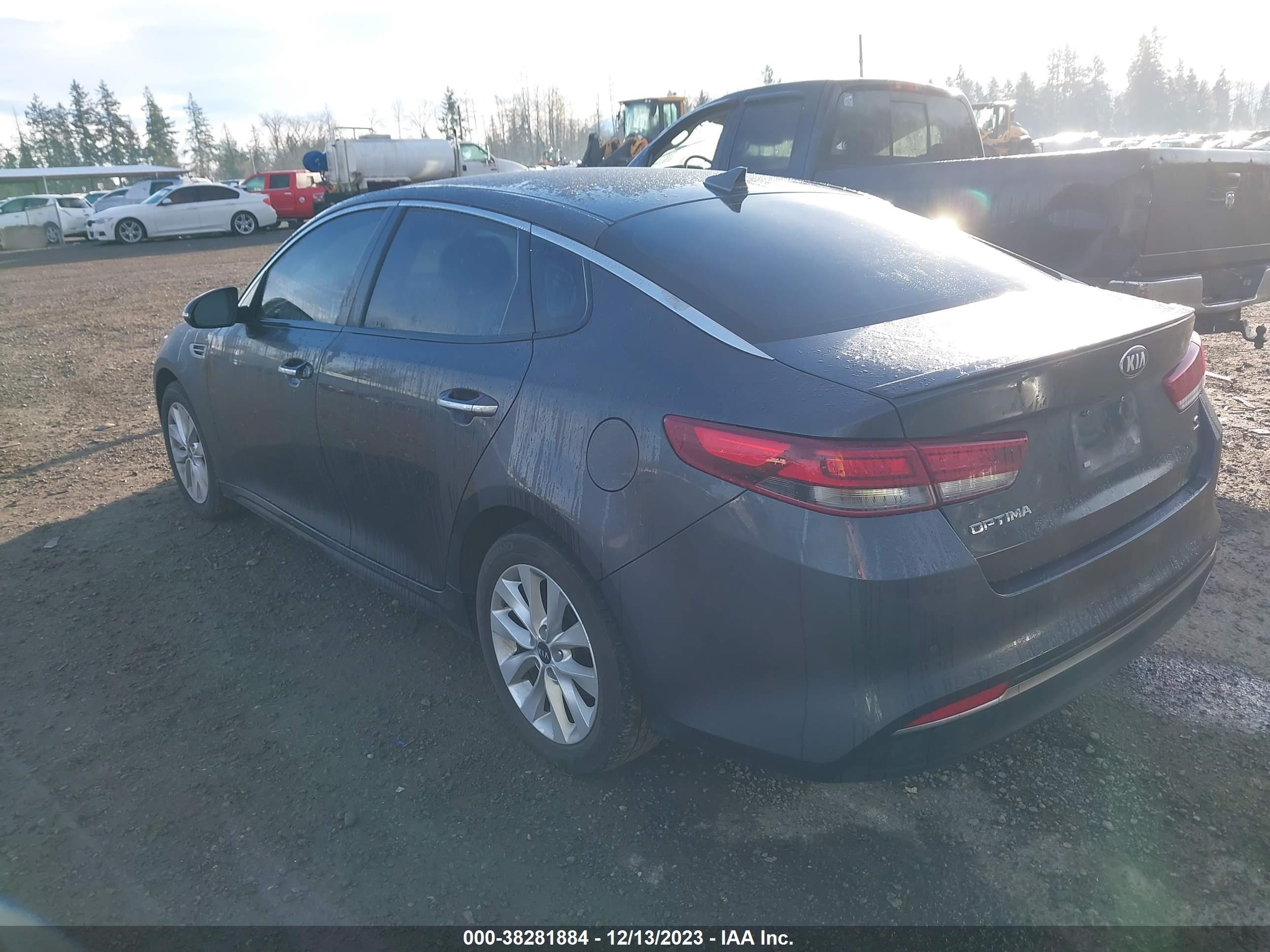 Photo 2 VIN: 5XXGT4L37JG222411 - KIA OPTIMA 