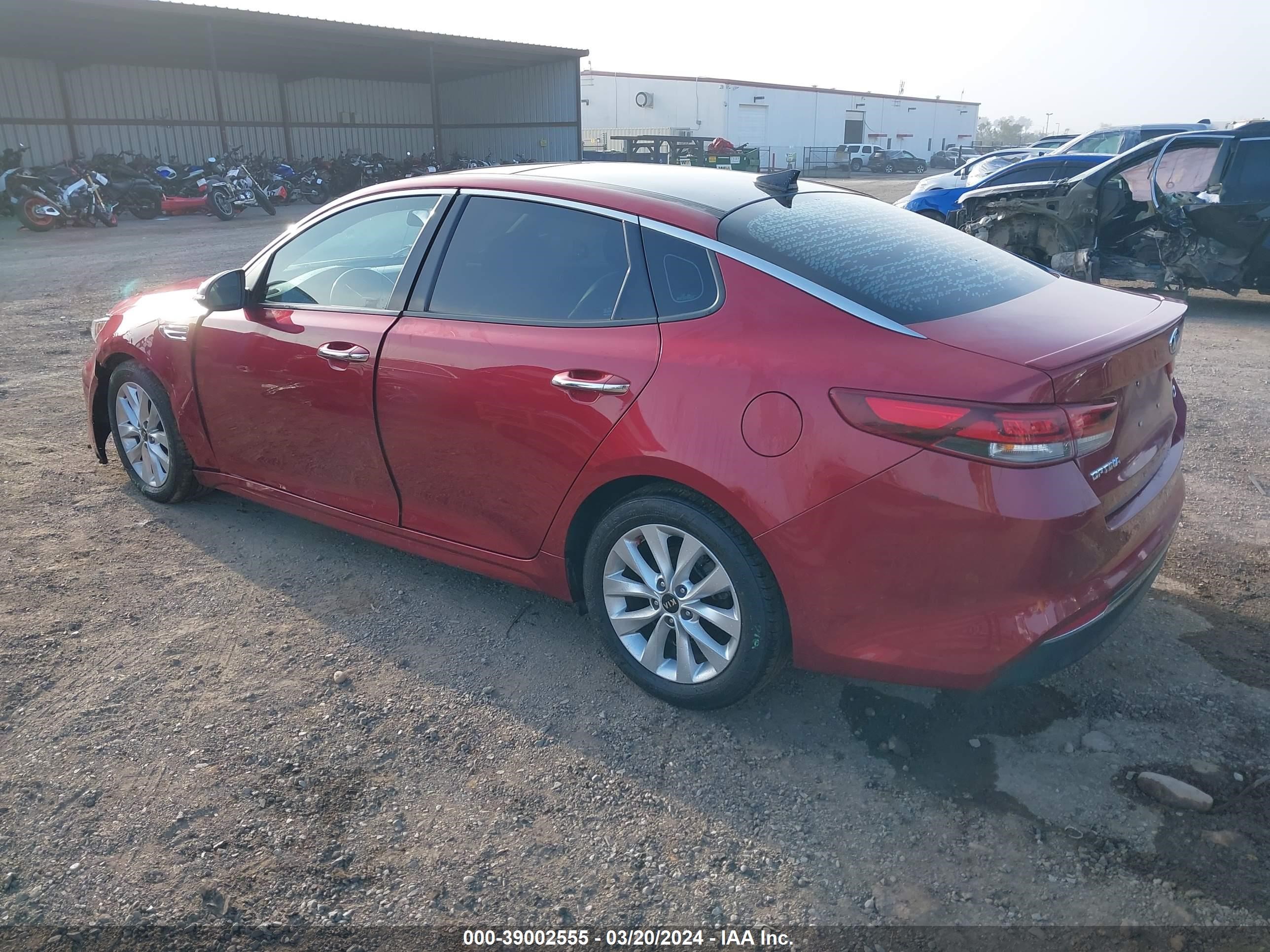 Photo 2 VIN: 5XXGT4L37JG238575 - KIA OPTIMA 