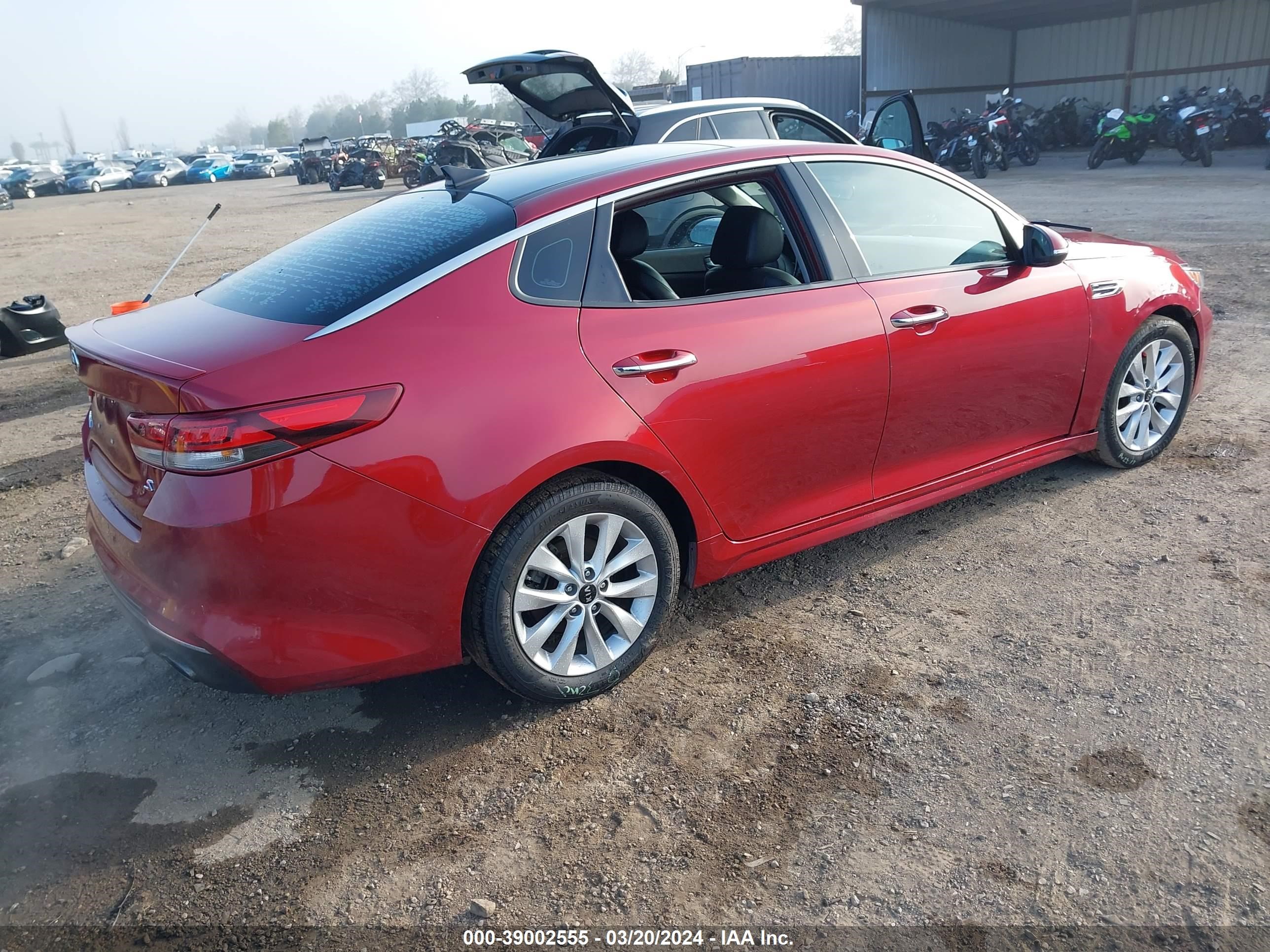 Photo 3 VIN: 5XXGT4L37JG238575 - KIA OPTIMA 