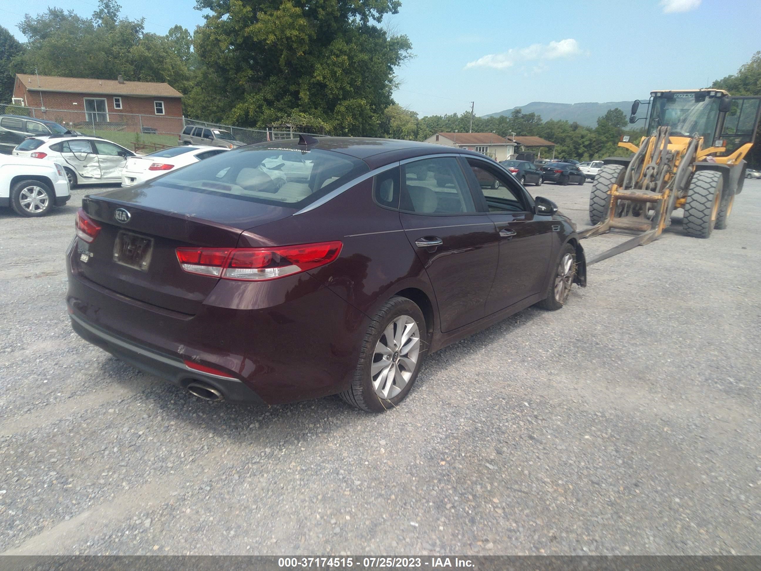 Photo 1 VIN: 5XXGT4L37JG263332 - KIA OPTIMA 