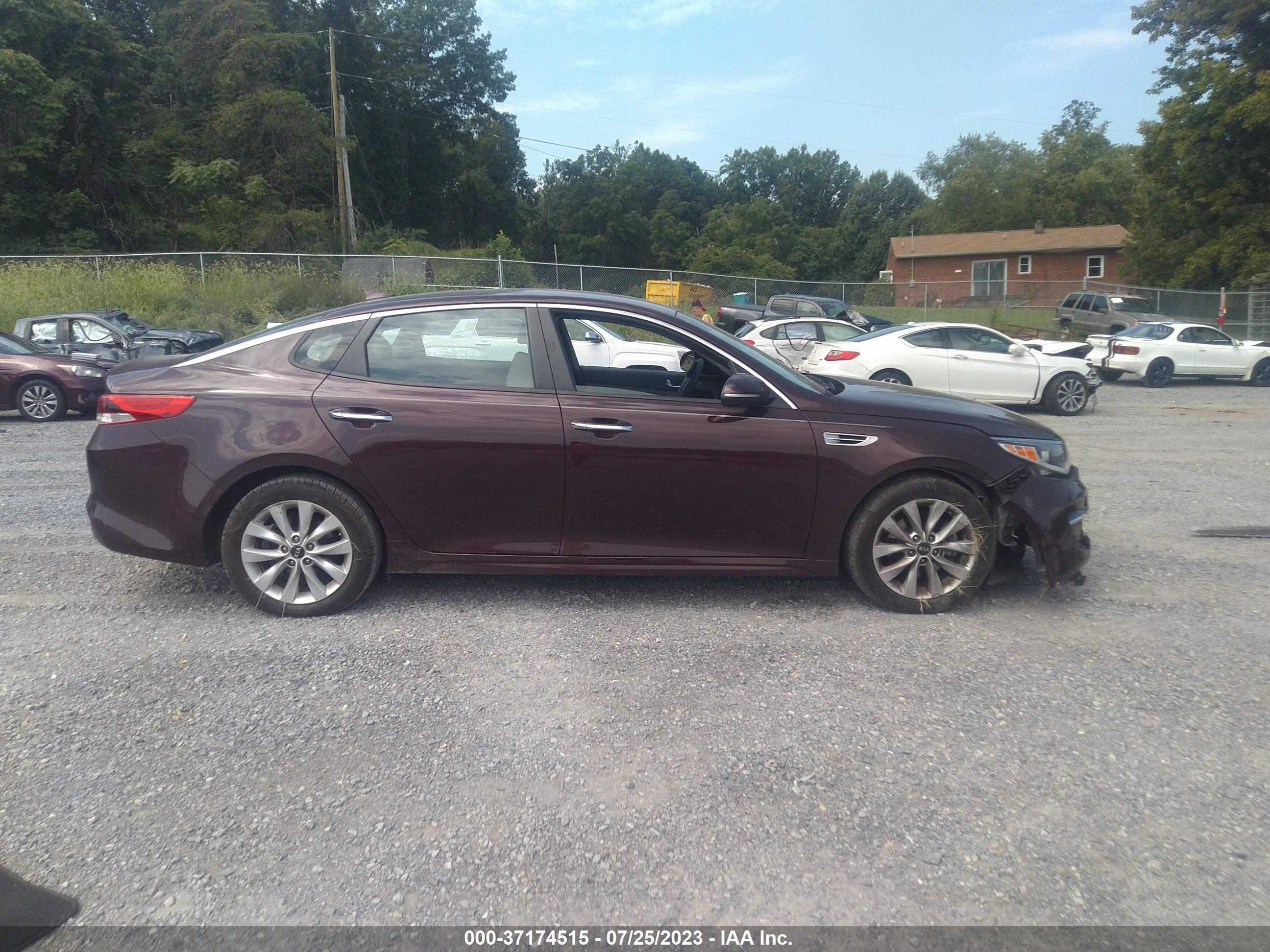 Photo 12 VIN: 5XXGT4L37JG263332 - KIA OPTIMA 