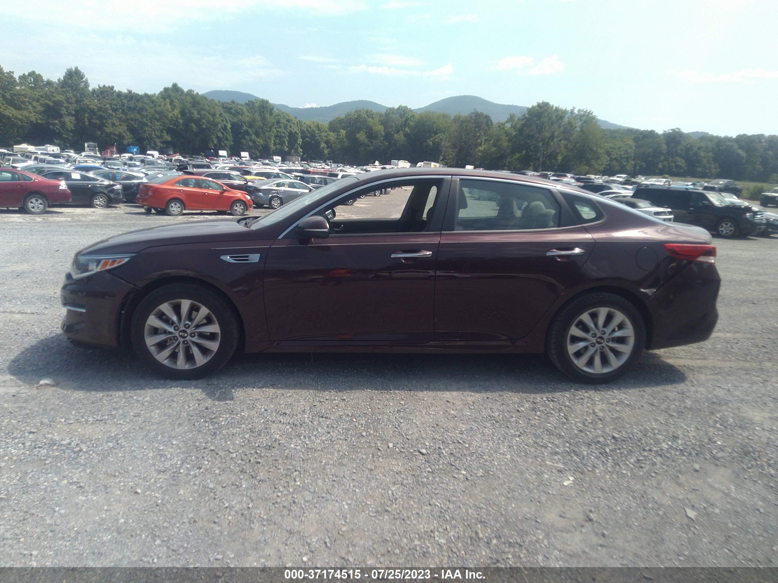 Photo 13 VIN: 5XXGT4L37JG263332 - KIA OPTIMA 