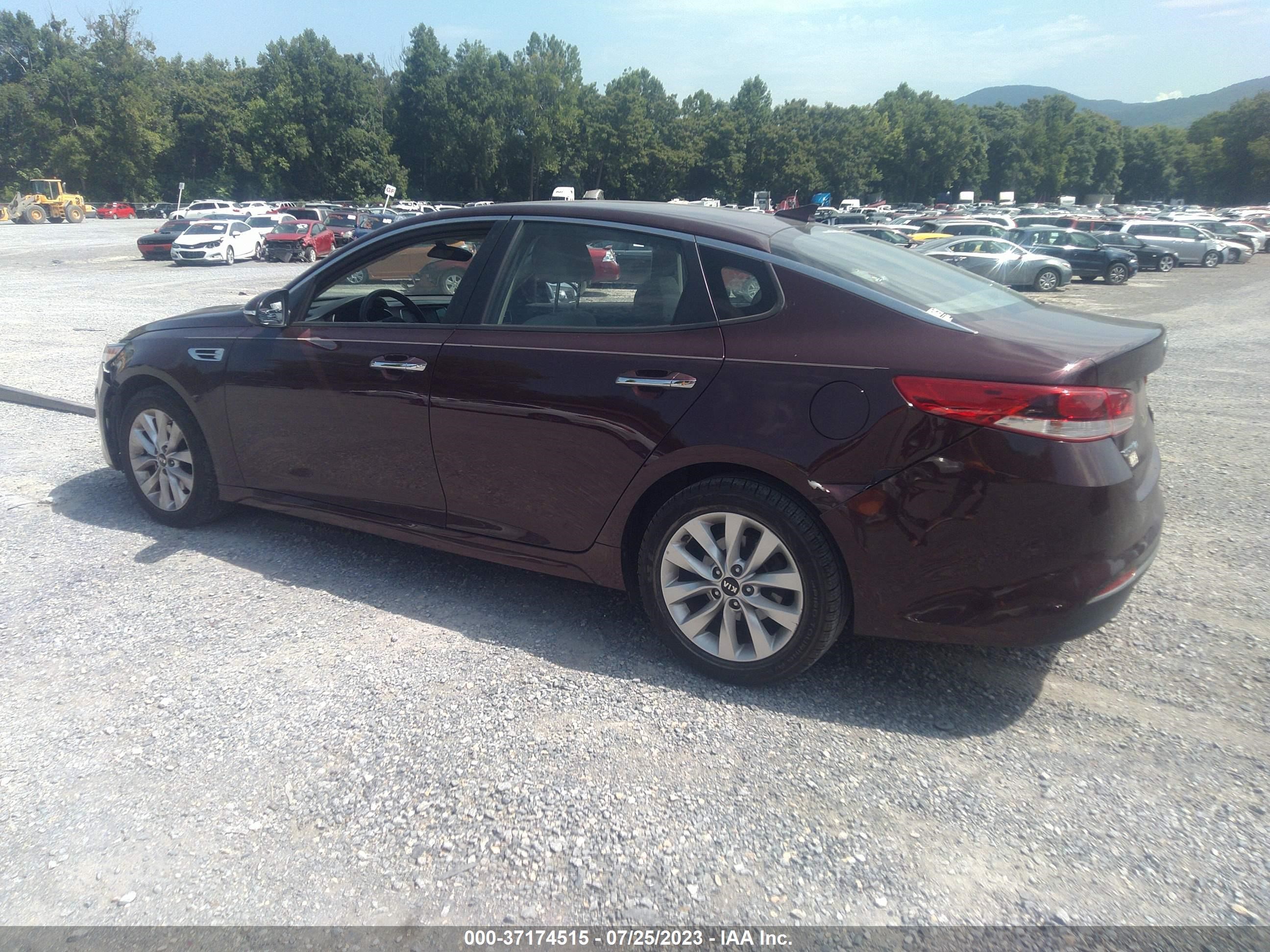 Photo 2 VIN: 5XXGT4L37JG263332 - KIA OPTIMA 