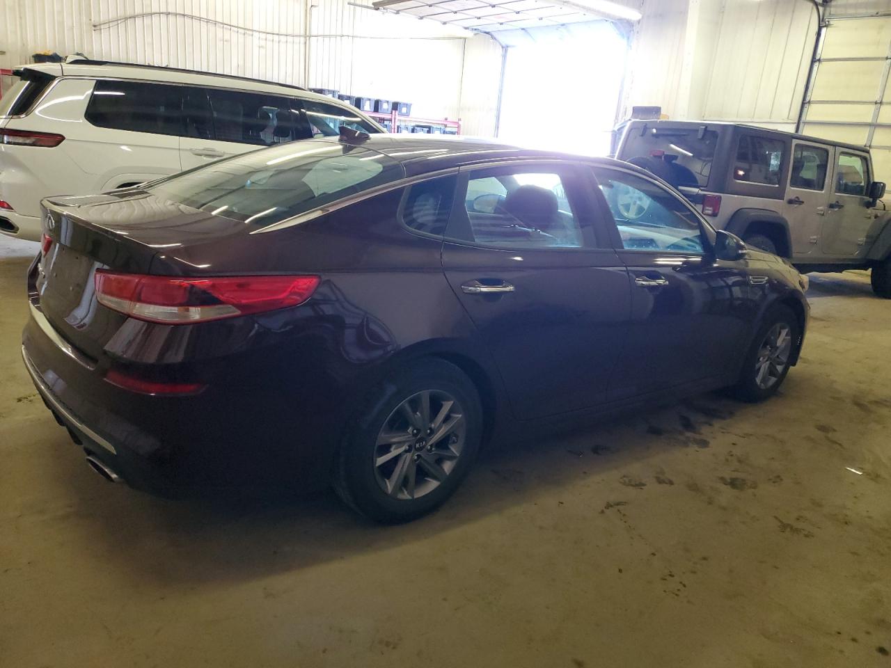 Photo 2 VIN: 5XXGT4L37KG357986 - KIA OPTIMA 