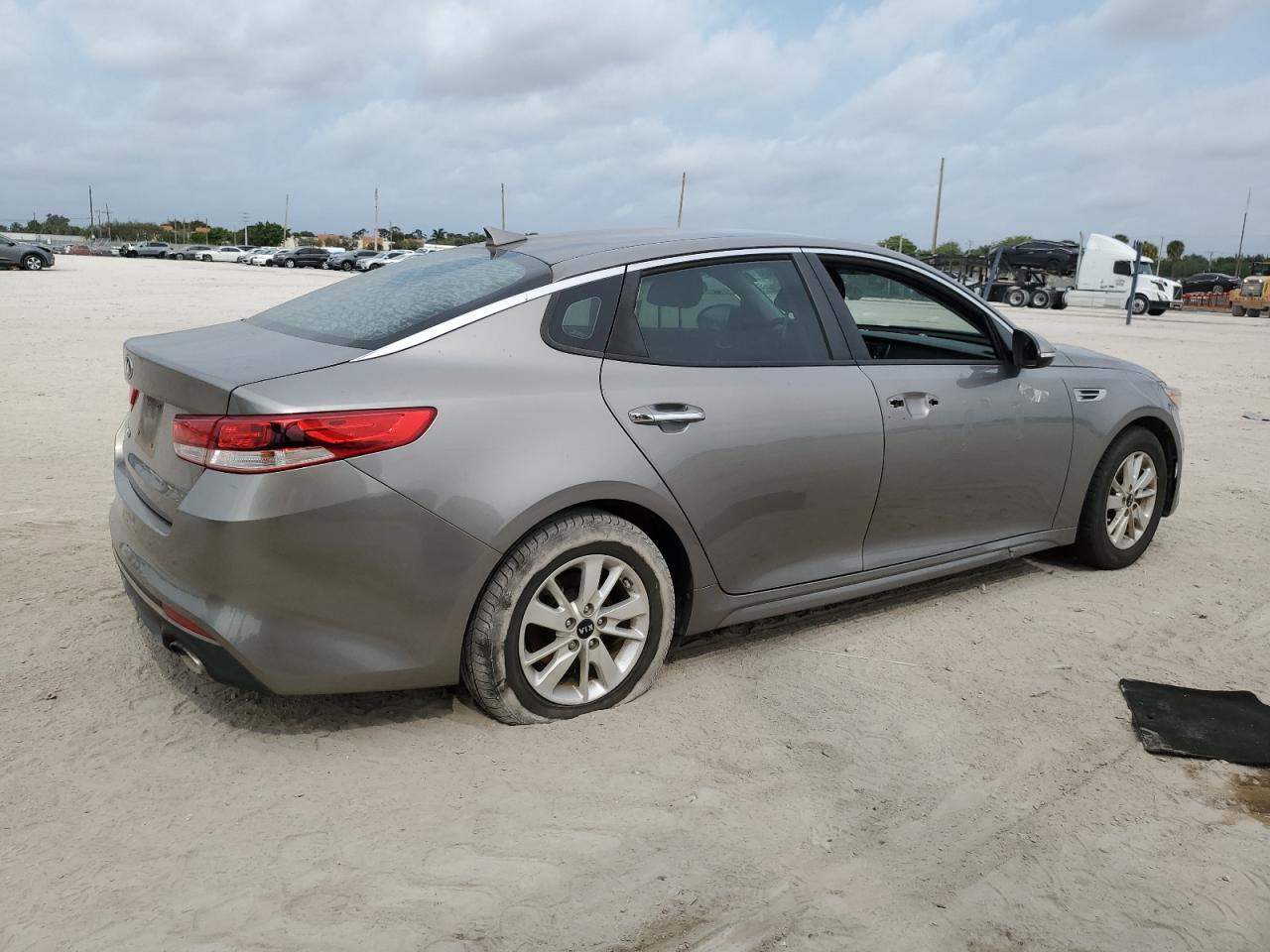 Photo 2 VIN: 5XXGT4L38GG029595 - KIA OPTIMA 