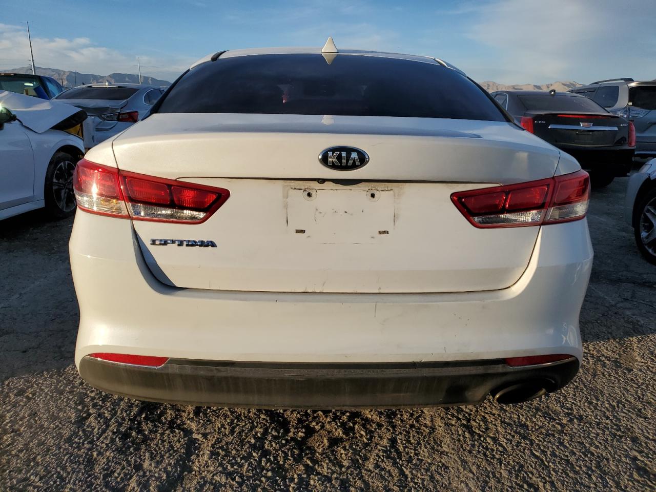 Photo 5 VIN: 5XXGT4L38GG060233 - KIA OPTIMA 