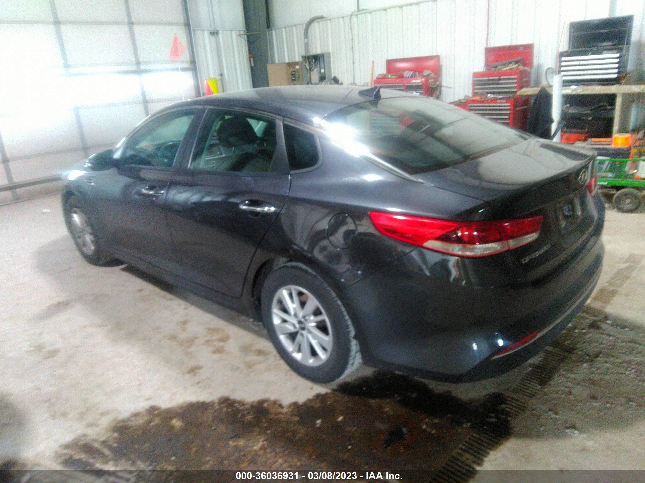 Photo 2 VIN: 5XXGT4L38HG139838 - KIA OPTIMA 