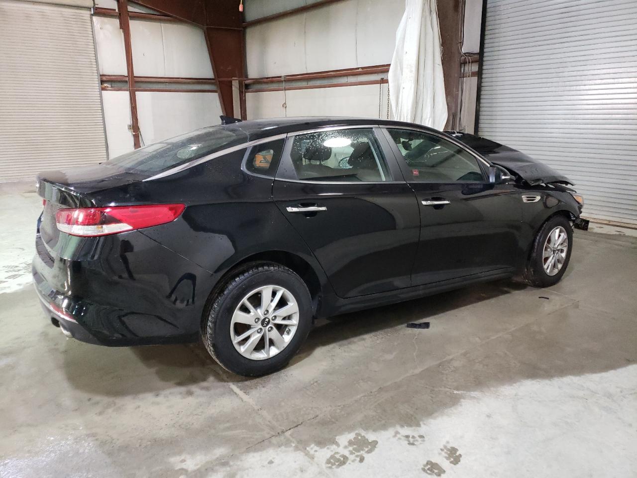 Photo 2 VIN: 5XXGT4L38HG142156 - KIA OPTIMA LX 