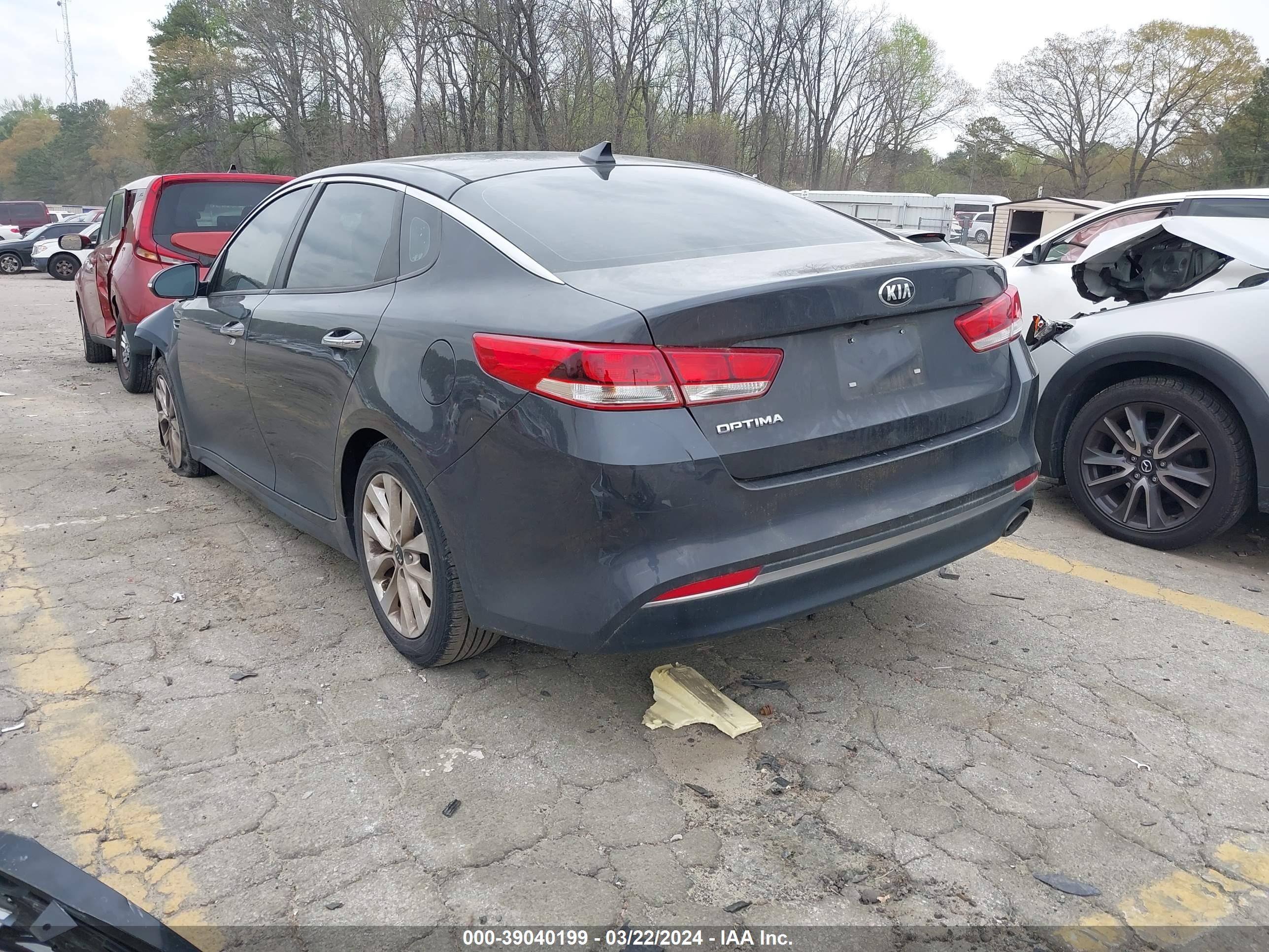 Photo 2 VIN: 5XXGT4L38HG145882 - KIA OPTIMA 