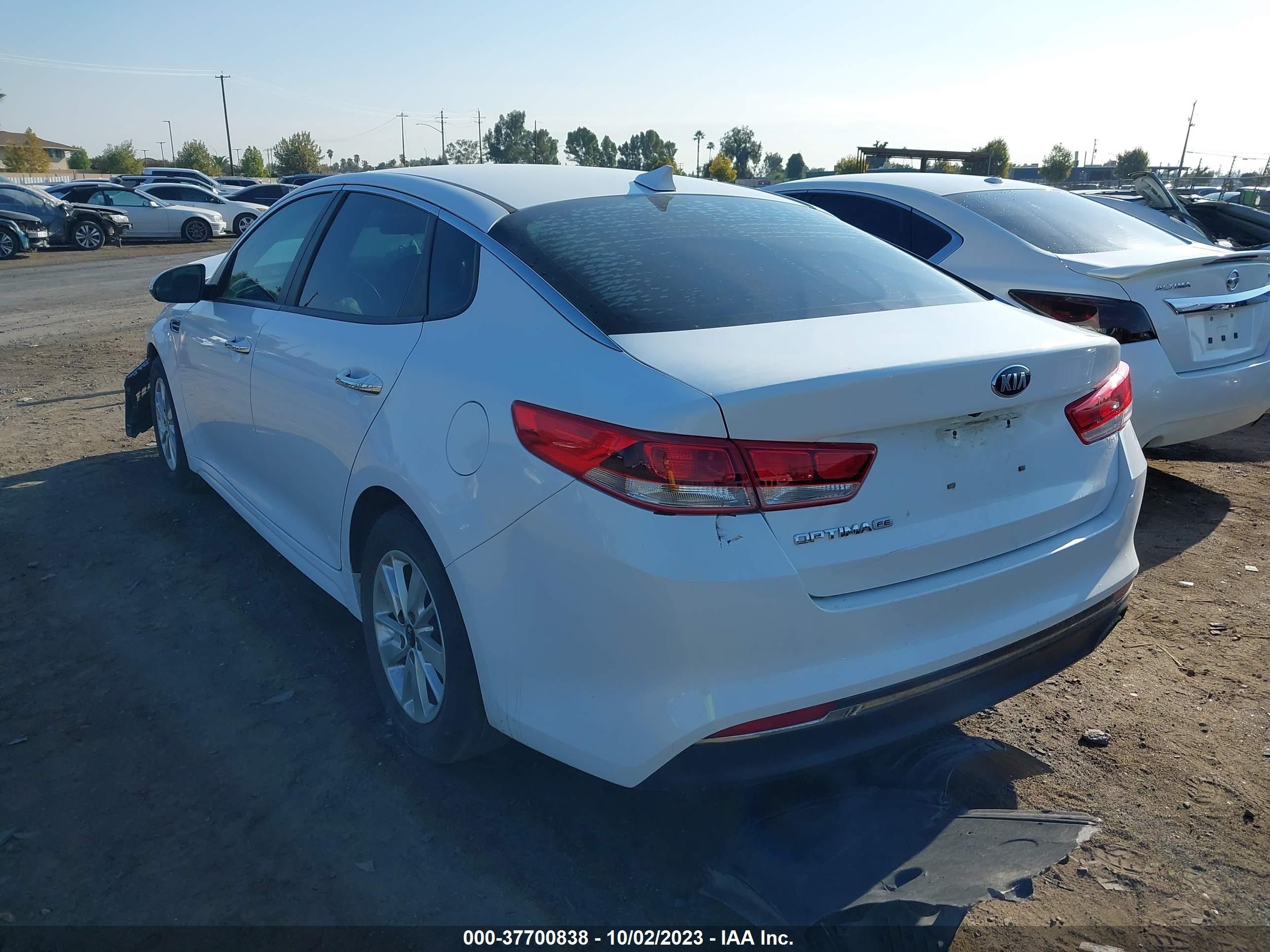 Photo 2 VIN: 5XXGT4L38HG159149 - KIA OPTIMA 