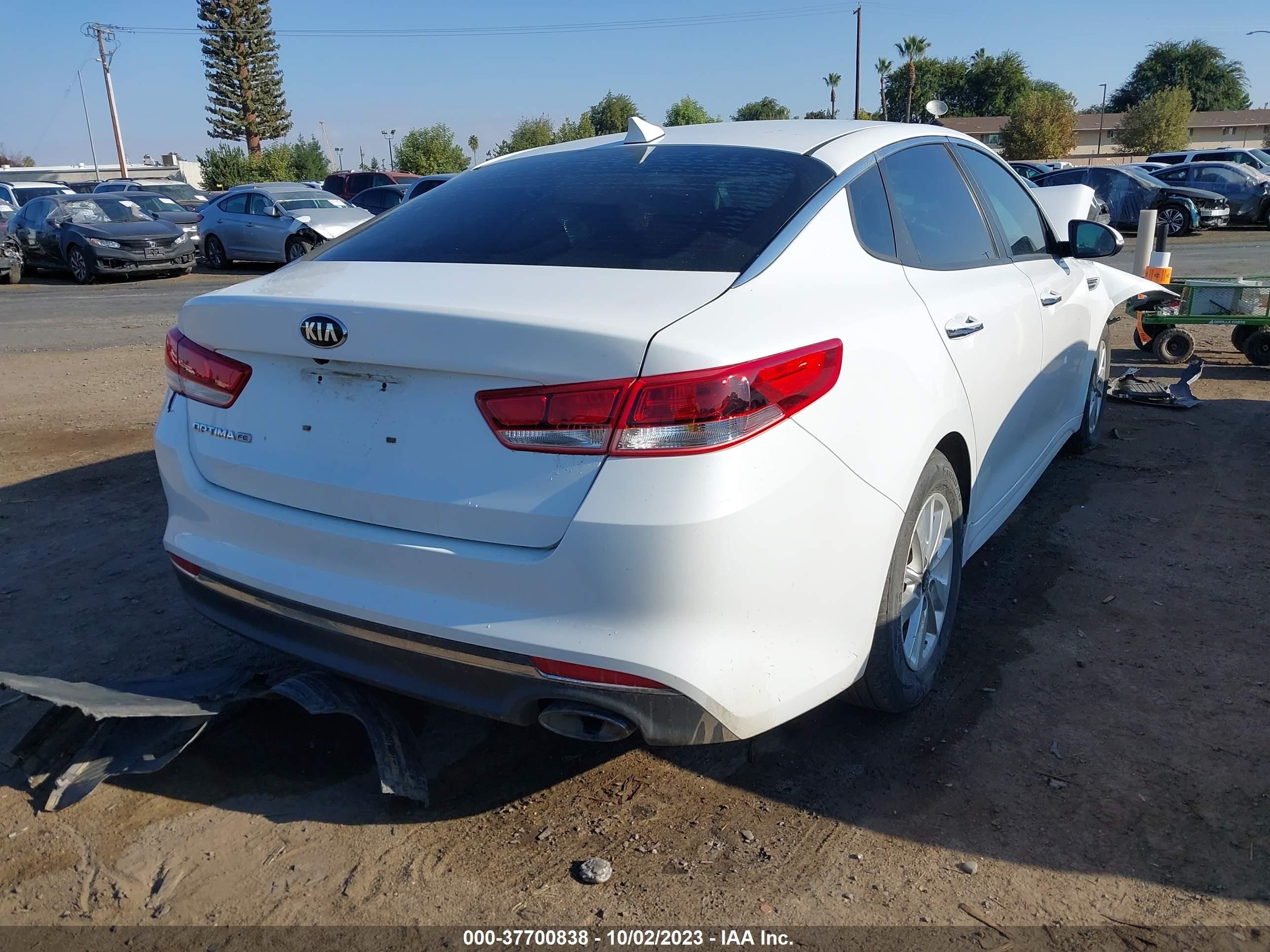 Photo 3 VIN: 5XXGT4L38HG159149 - KIA OPTIMA 