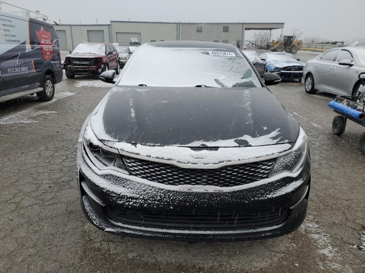 Photo 4 VIN: 5XXGT4L38HG166747 - KIA OPTIMA 