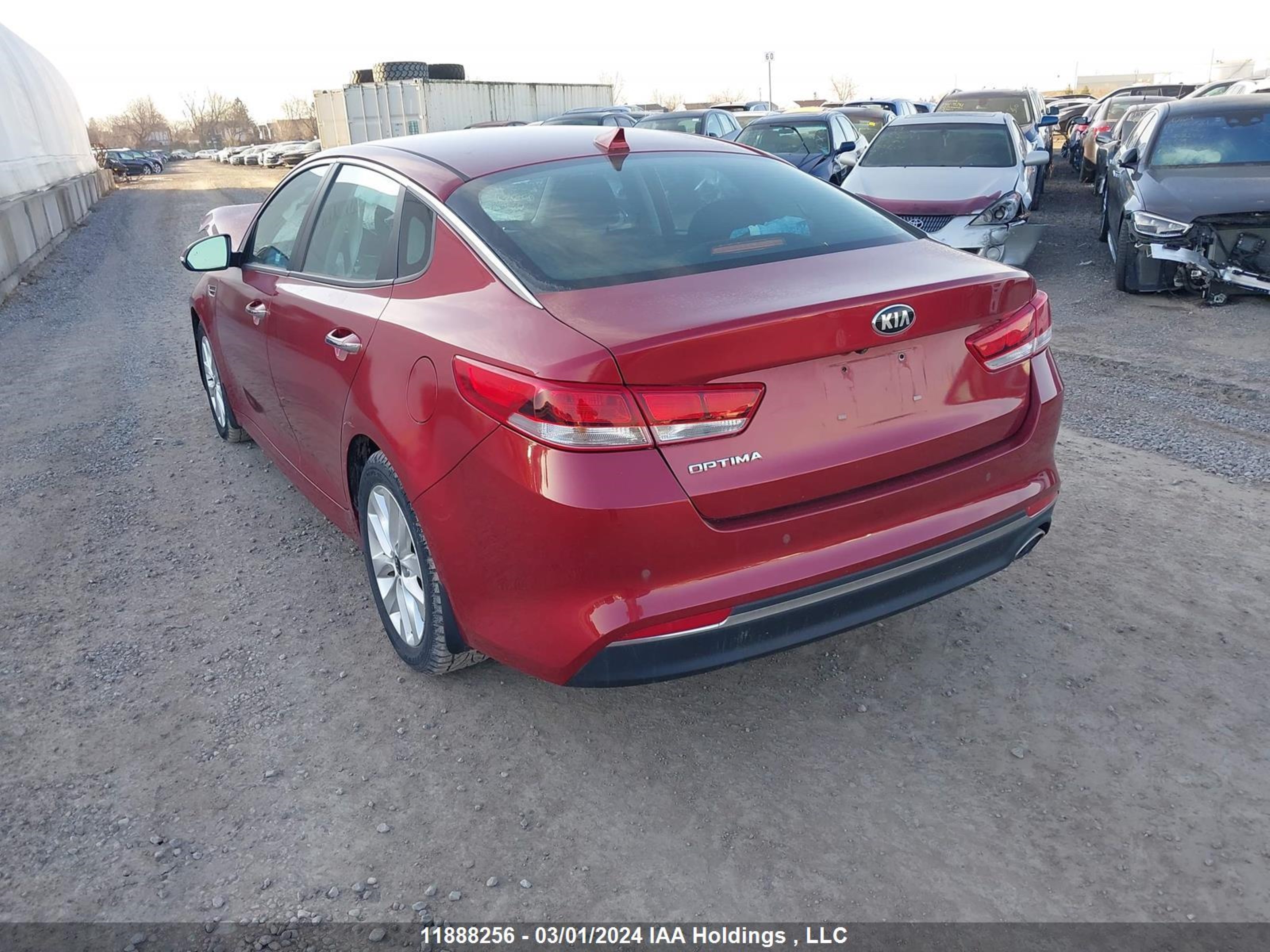 Photo 2 VIN: 5XXGT4L38JG182324 - KIA OPTIMA 