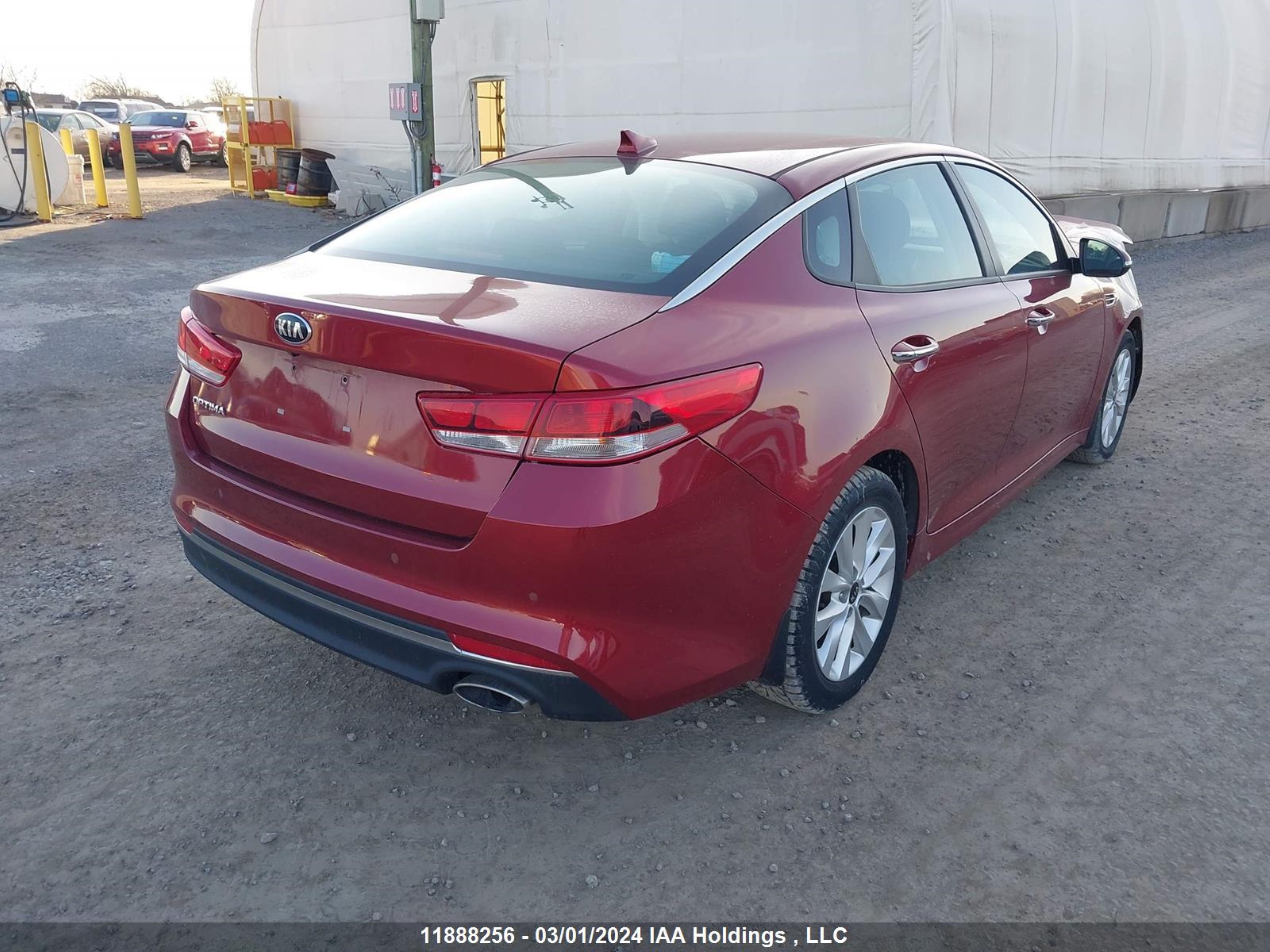 Photo 3 VIN: 5XXGT4L38JG182324 - KIA OPTIMA 